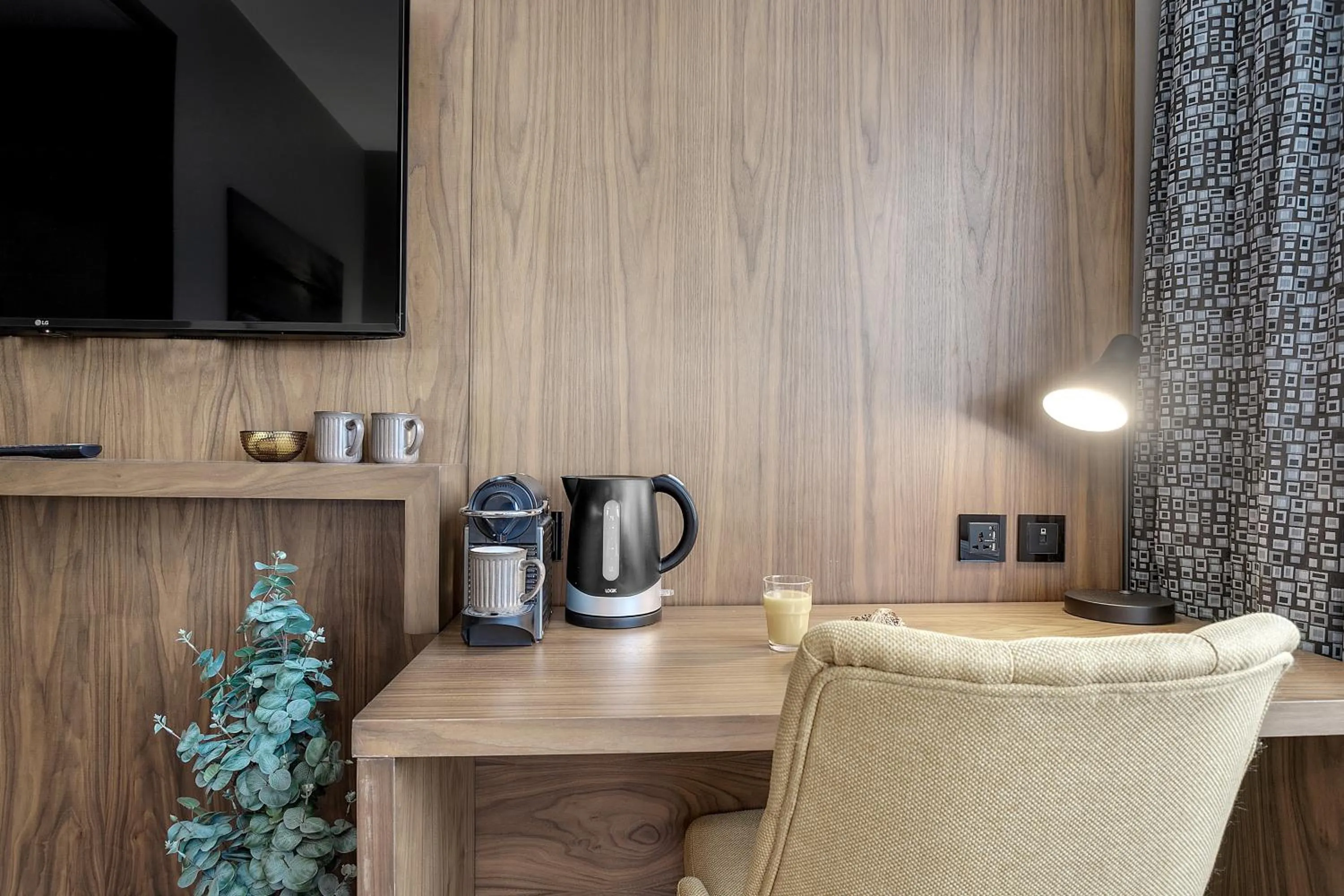 Seating area in Alva Hotel