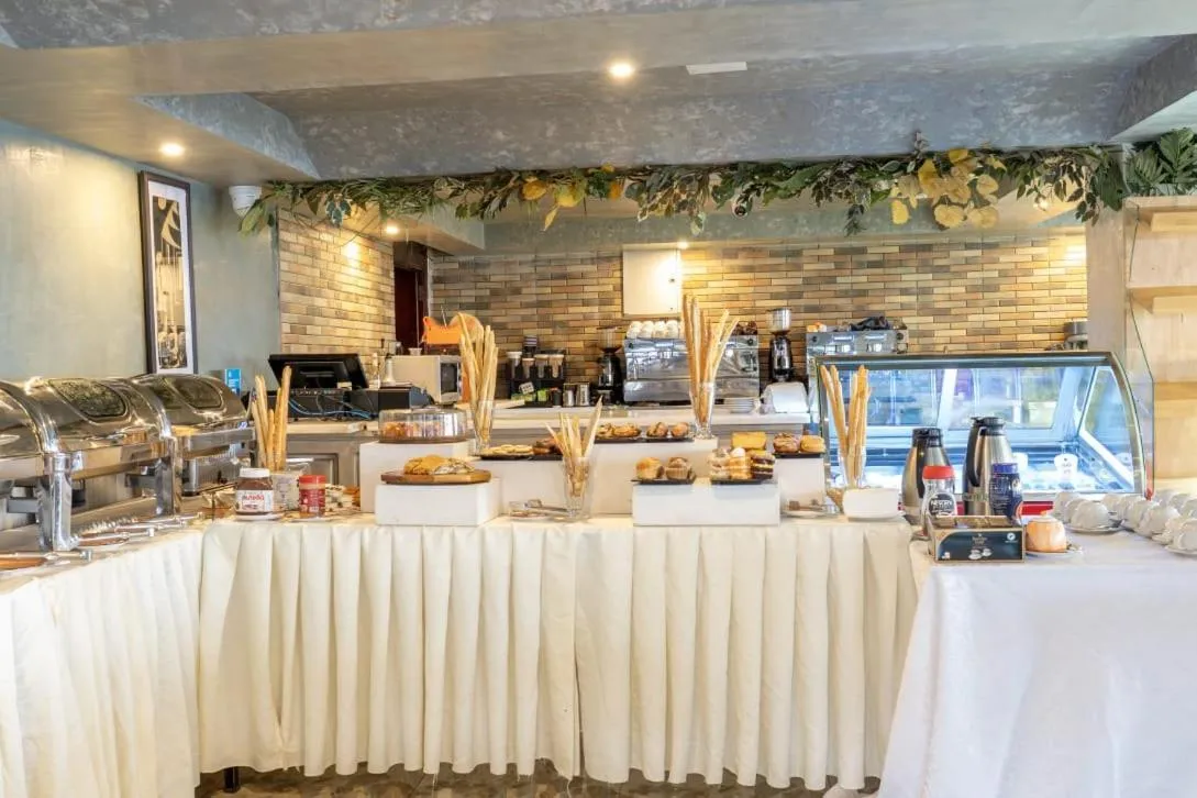 Breakfast in Afro Park Hotel