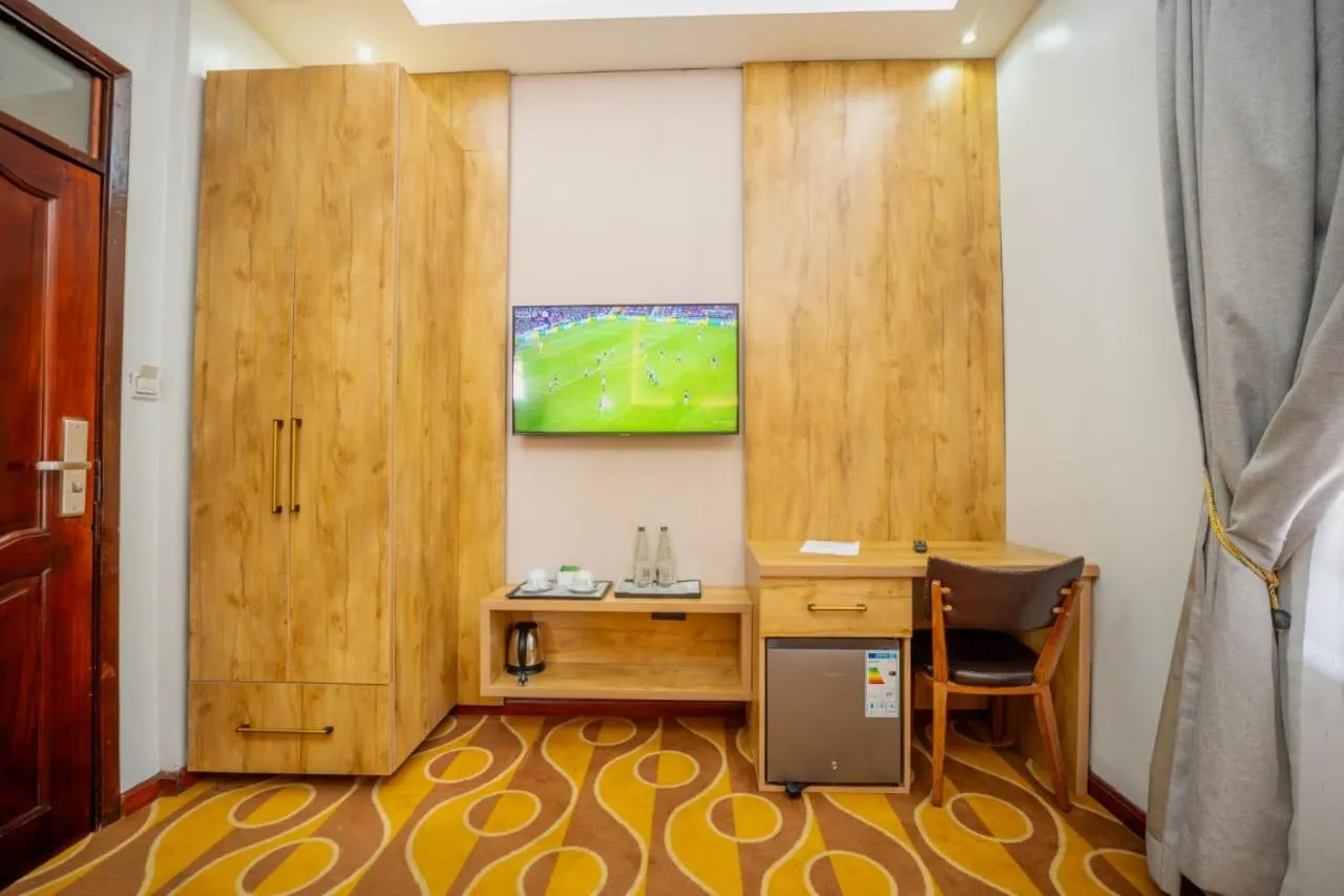 TV and multimedia in Afro Park Hotel