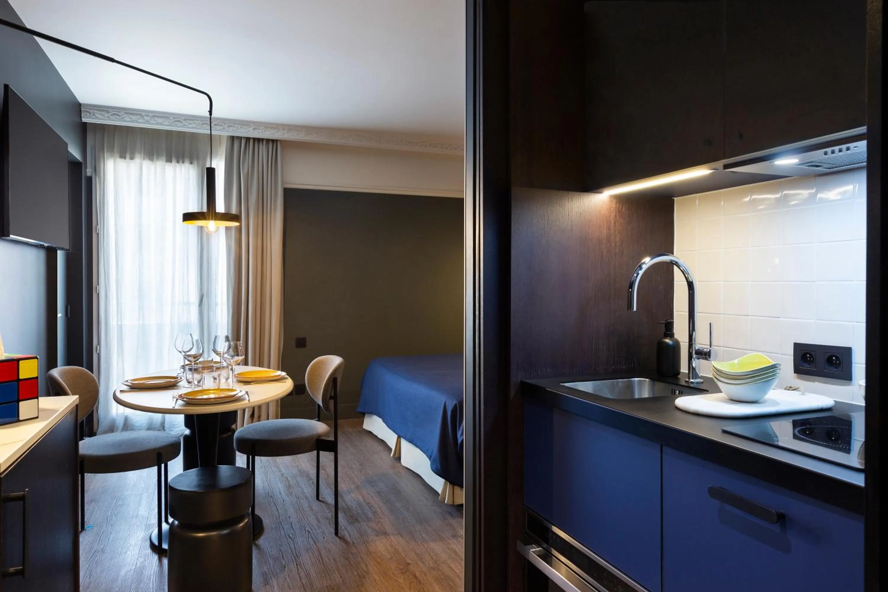 Kitchen or kitchenette in RockyPop Grenoble Appartements
