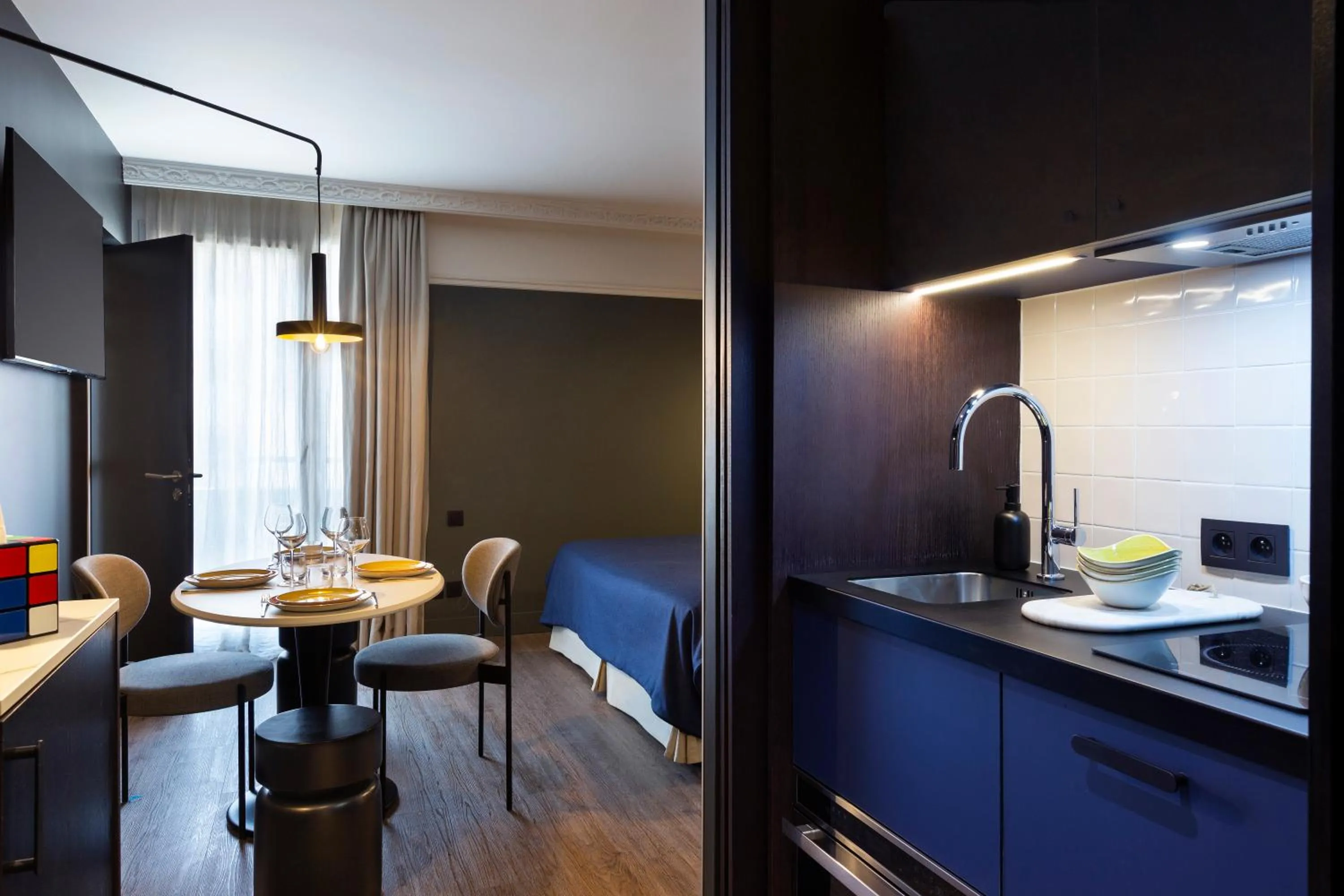Kitchen or kitchenette in RockyPop Grenoble Appartements