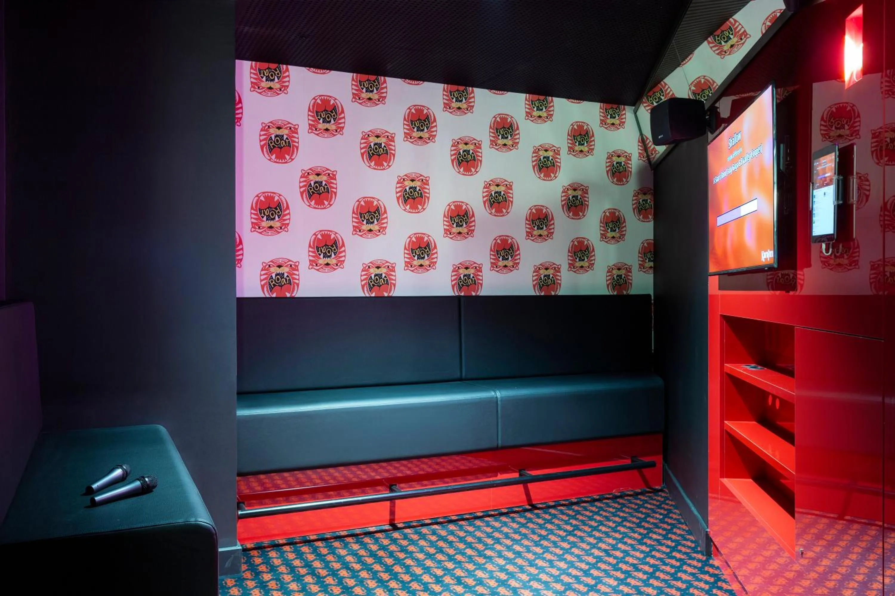 Karaoke in RockyPop Grenoble Appartements