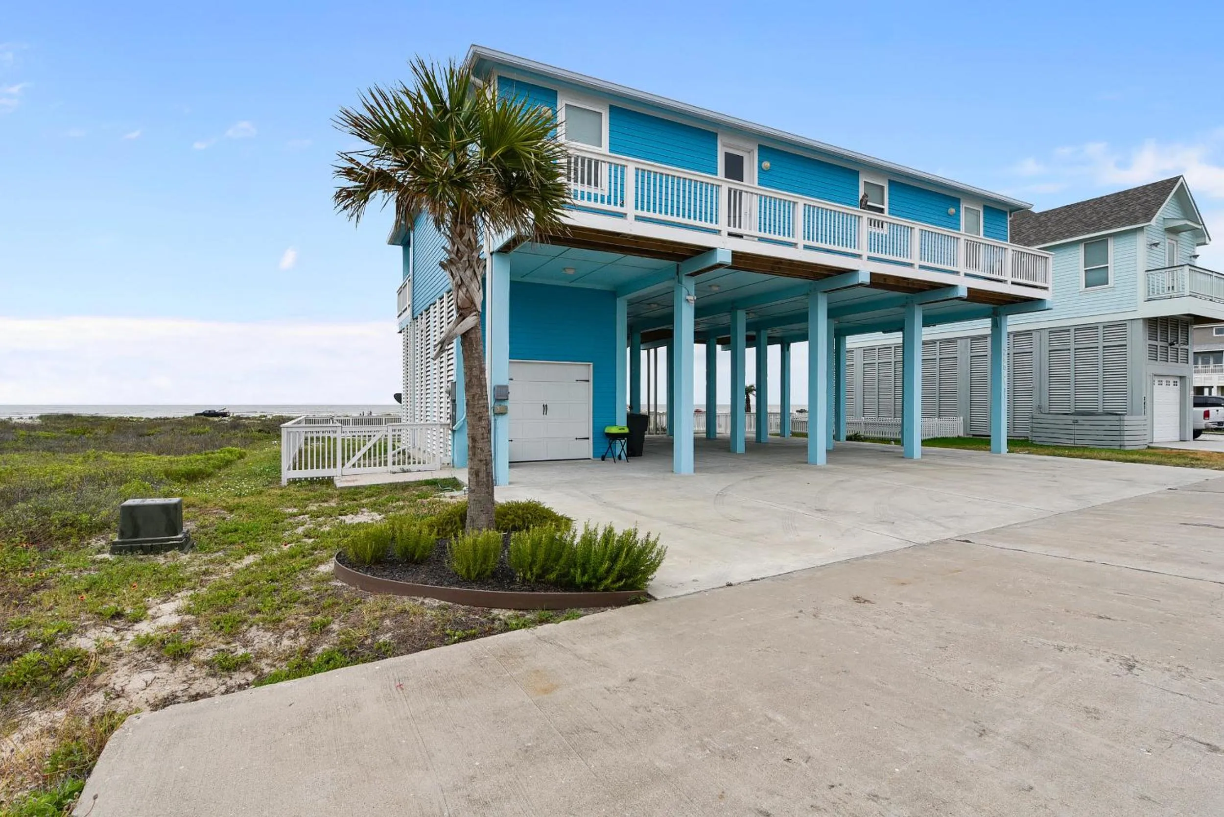 Property building in Honu Beachfront by Ryson Vacation Rentals