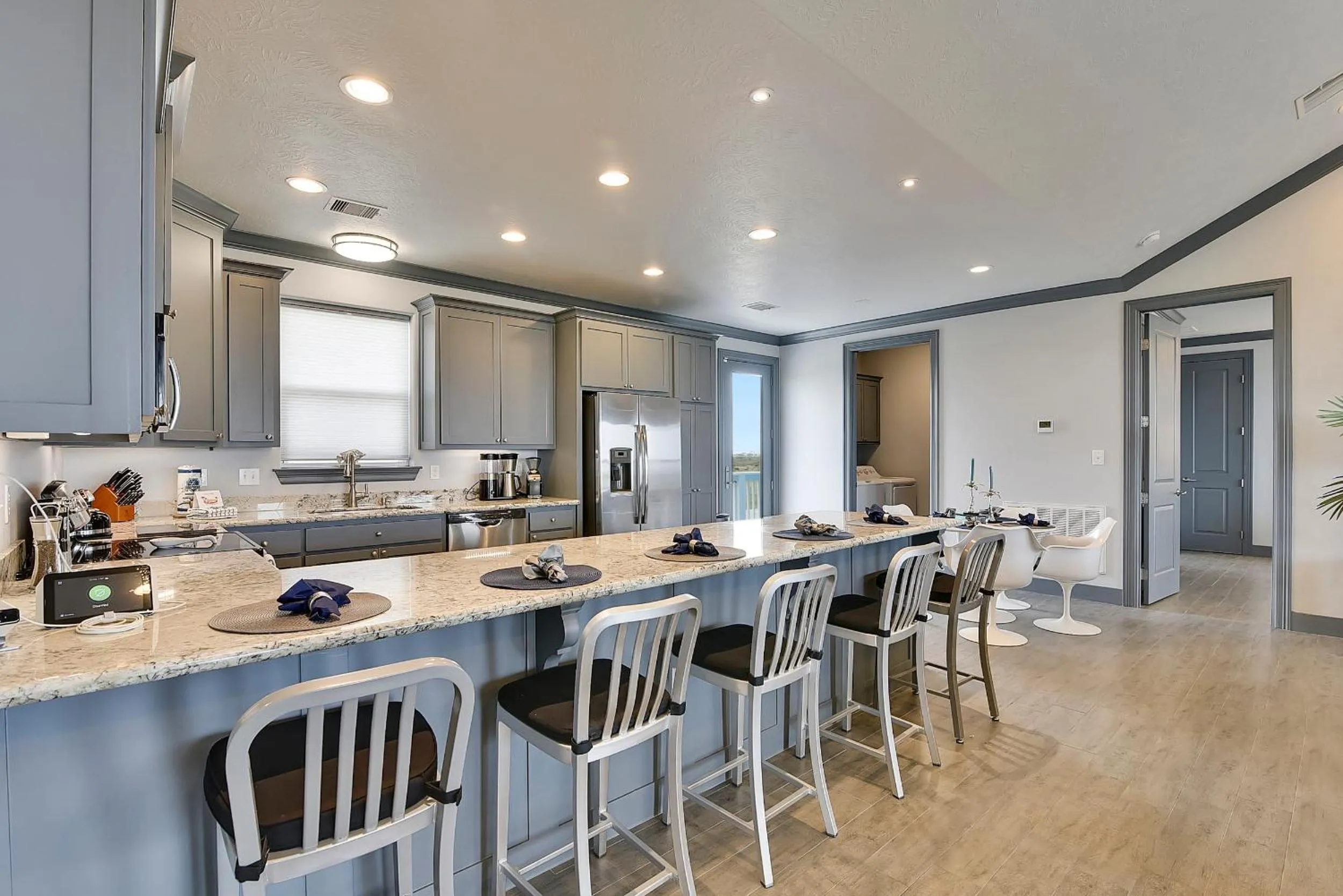 Kitchen or kitchenette in Honu Beachfront by Ryson Vacation Rentals