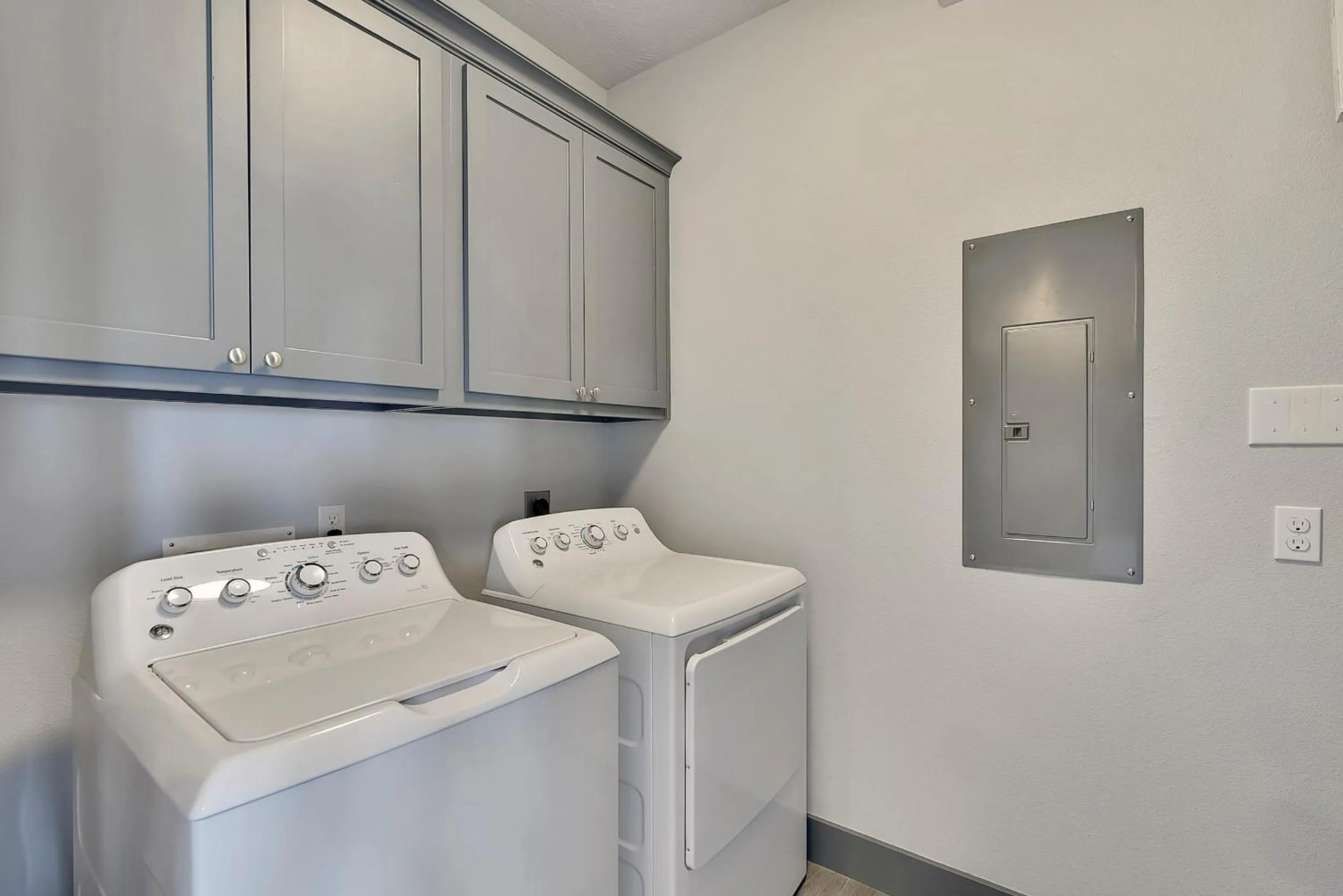 Kitchen or kitchenette in Honu Beachfront by Ryson Vacation Rentals