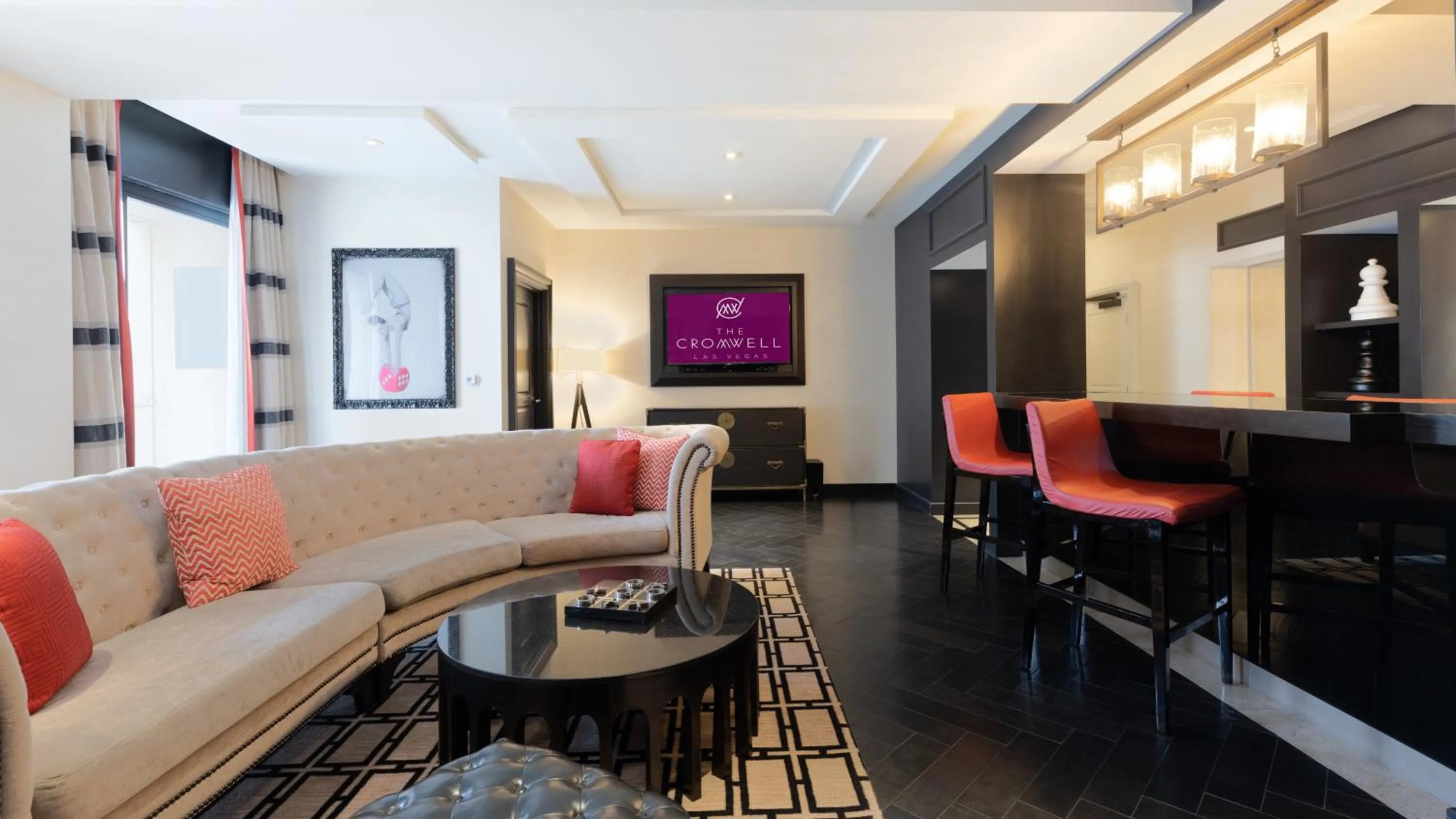 Living room in The Cromwell, A Caesars Destination