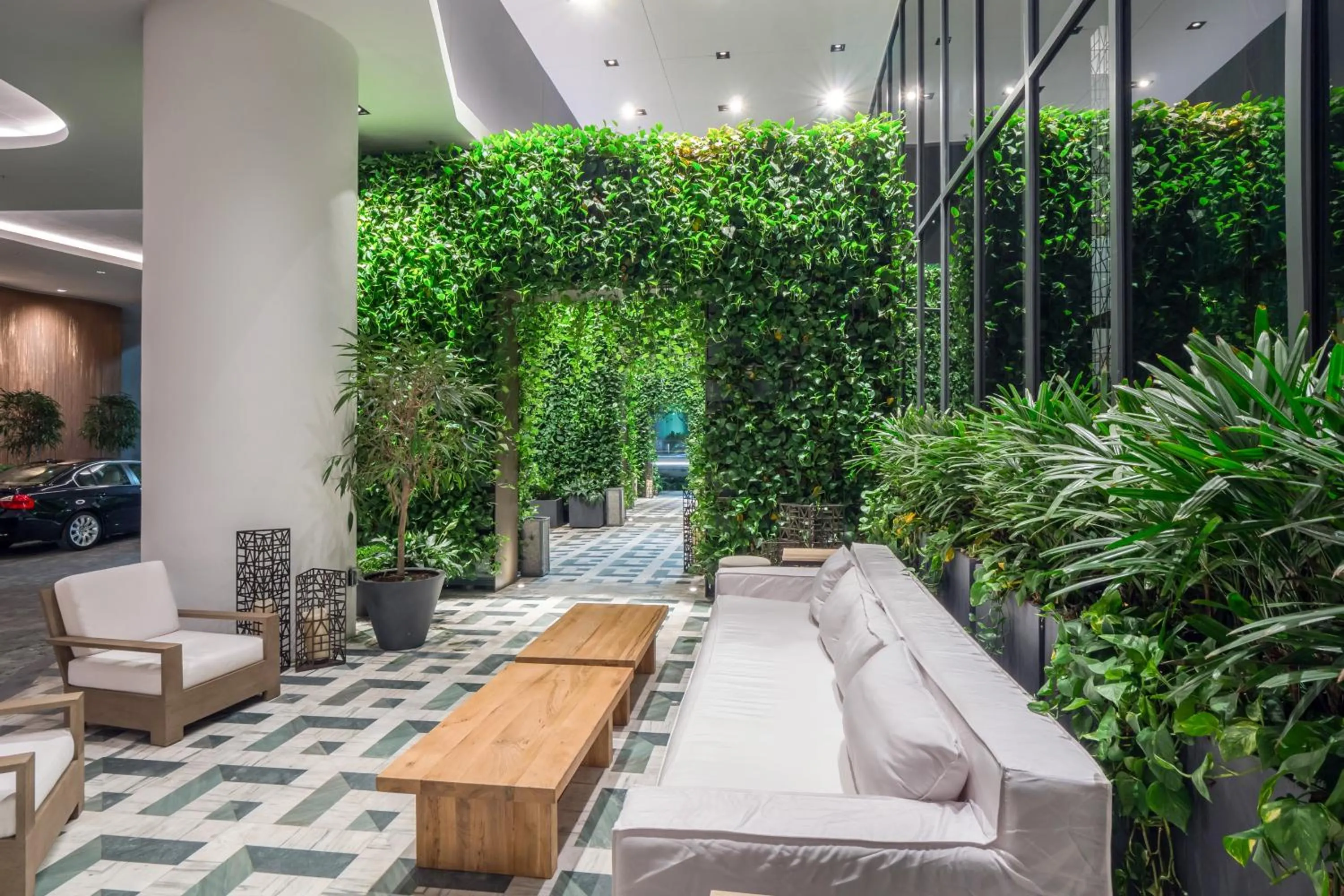 Facade/entrance in Suites at SLS Lux Brickell managed by CE