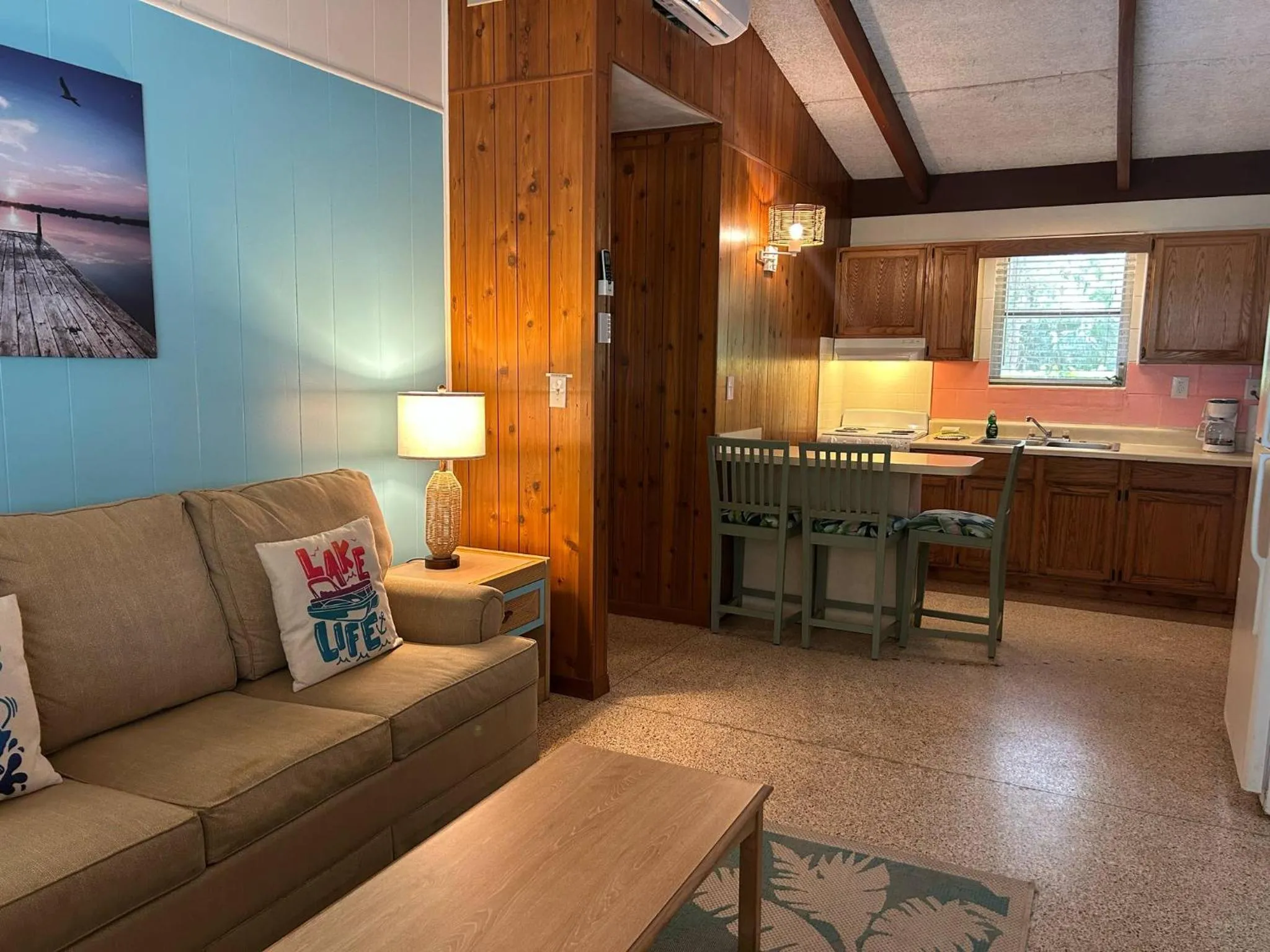 Tropical Marina & Resort on Lake Beresford