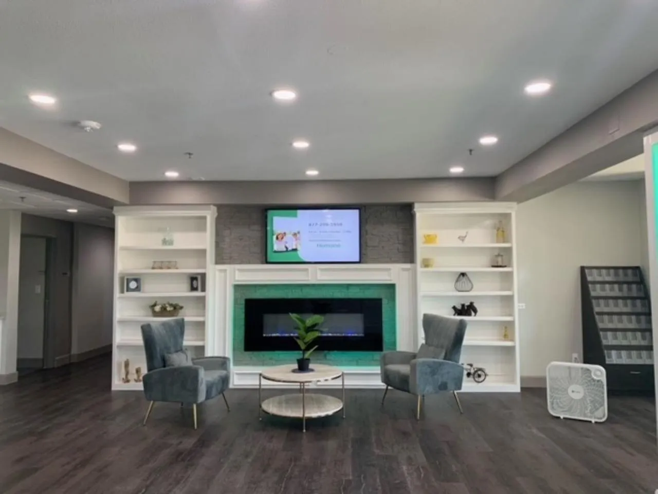 Lobby or reception in Crystal Inn