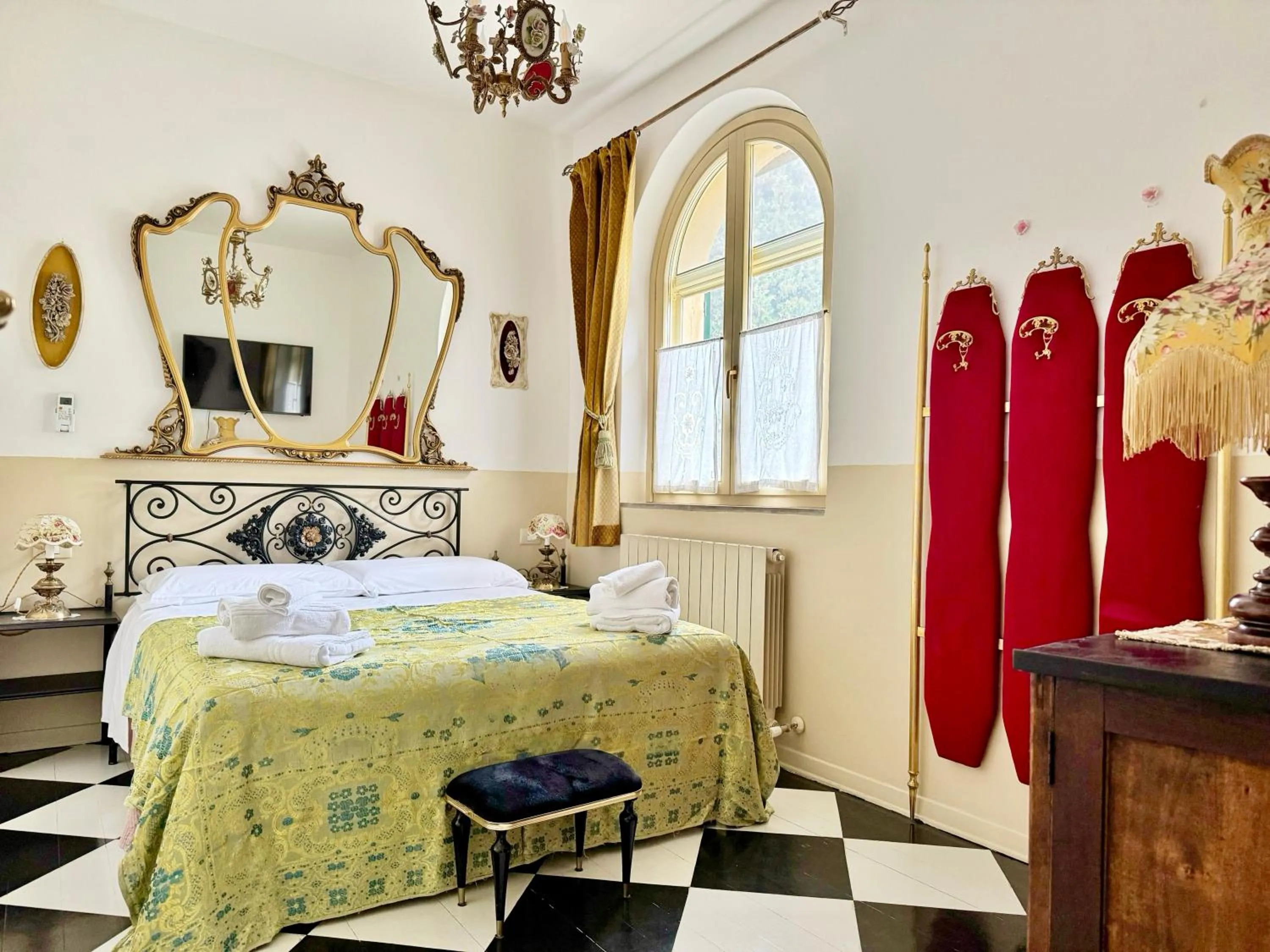 Photo of the whole room, Bed in Mapepa Village apartments