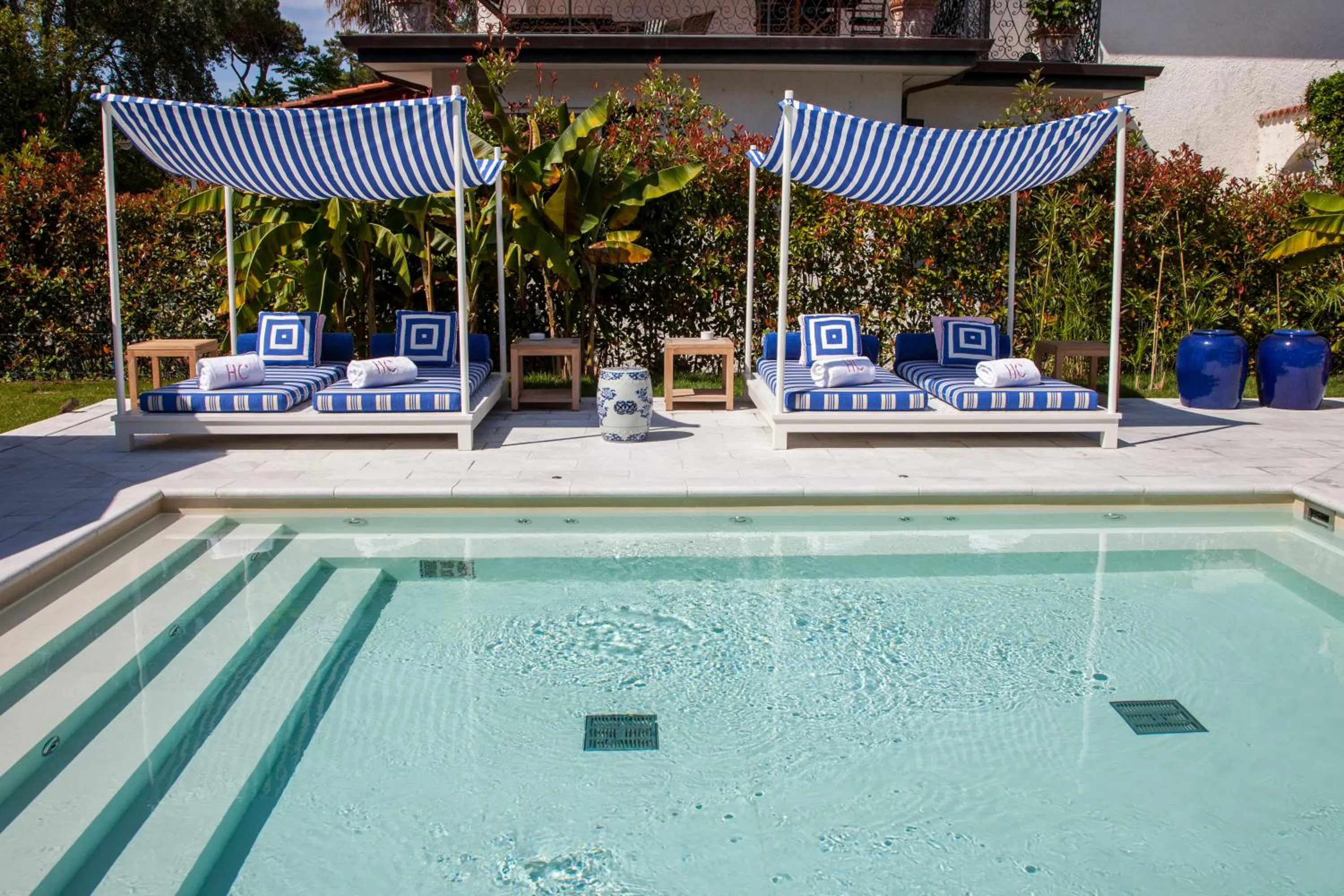 Pool view in California Park Hotel