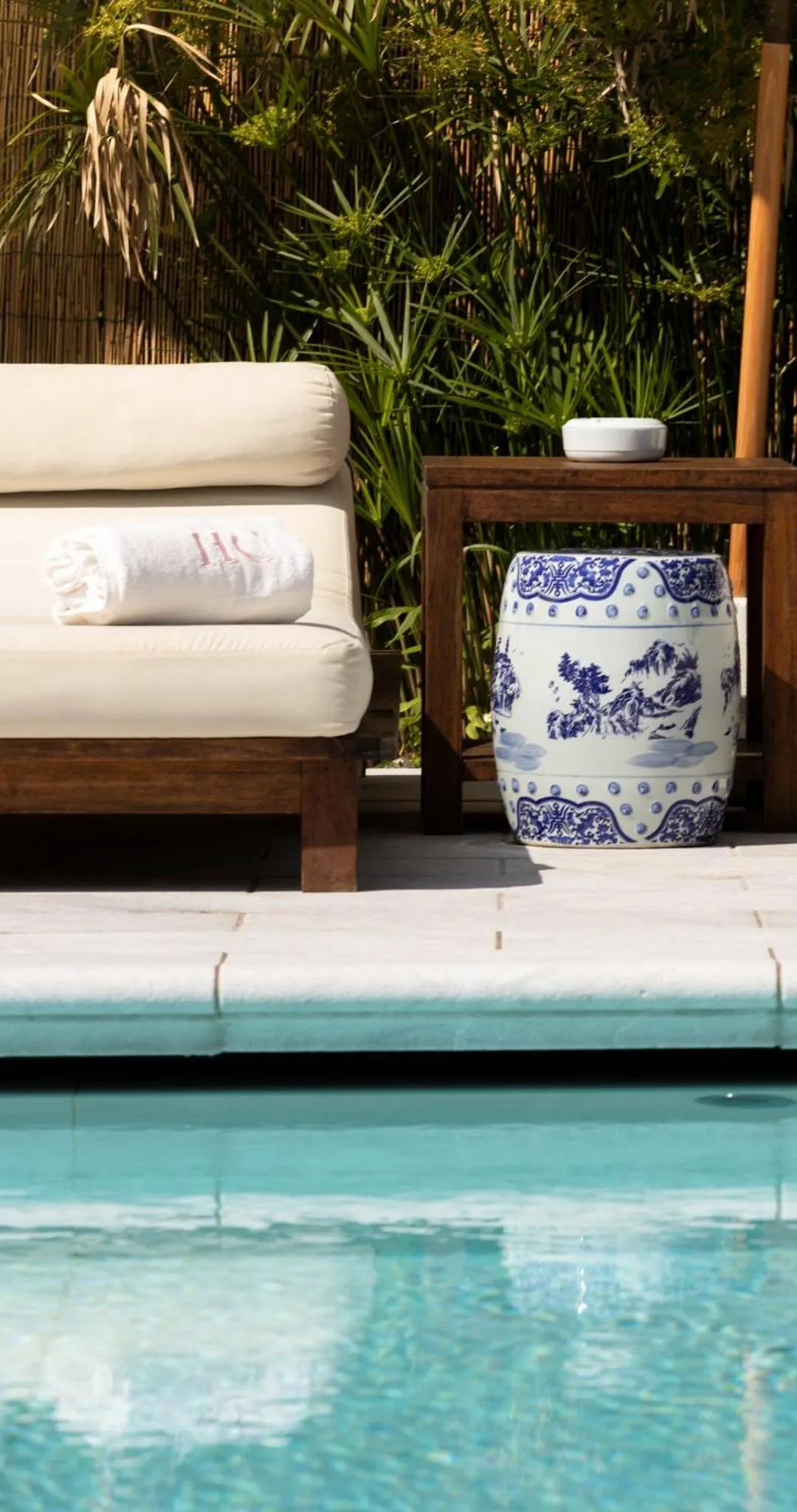 Swimming pool in California Park Hotel