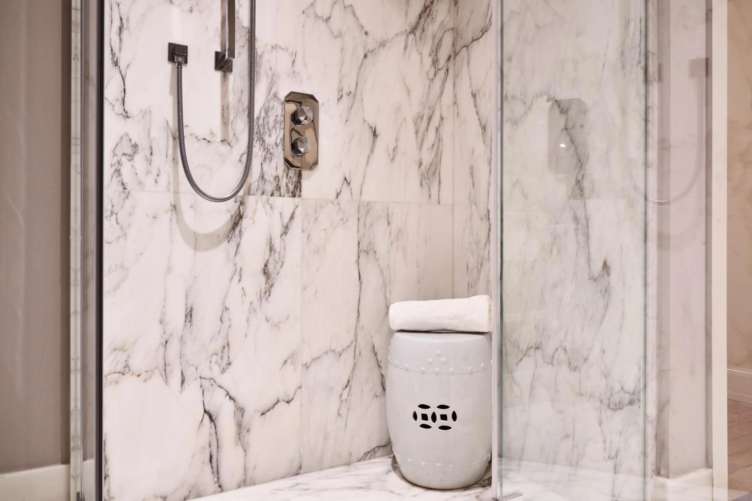 Shower in California Park Hotel