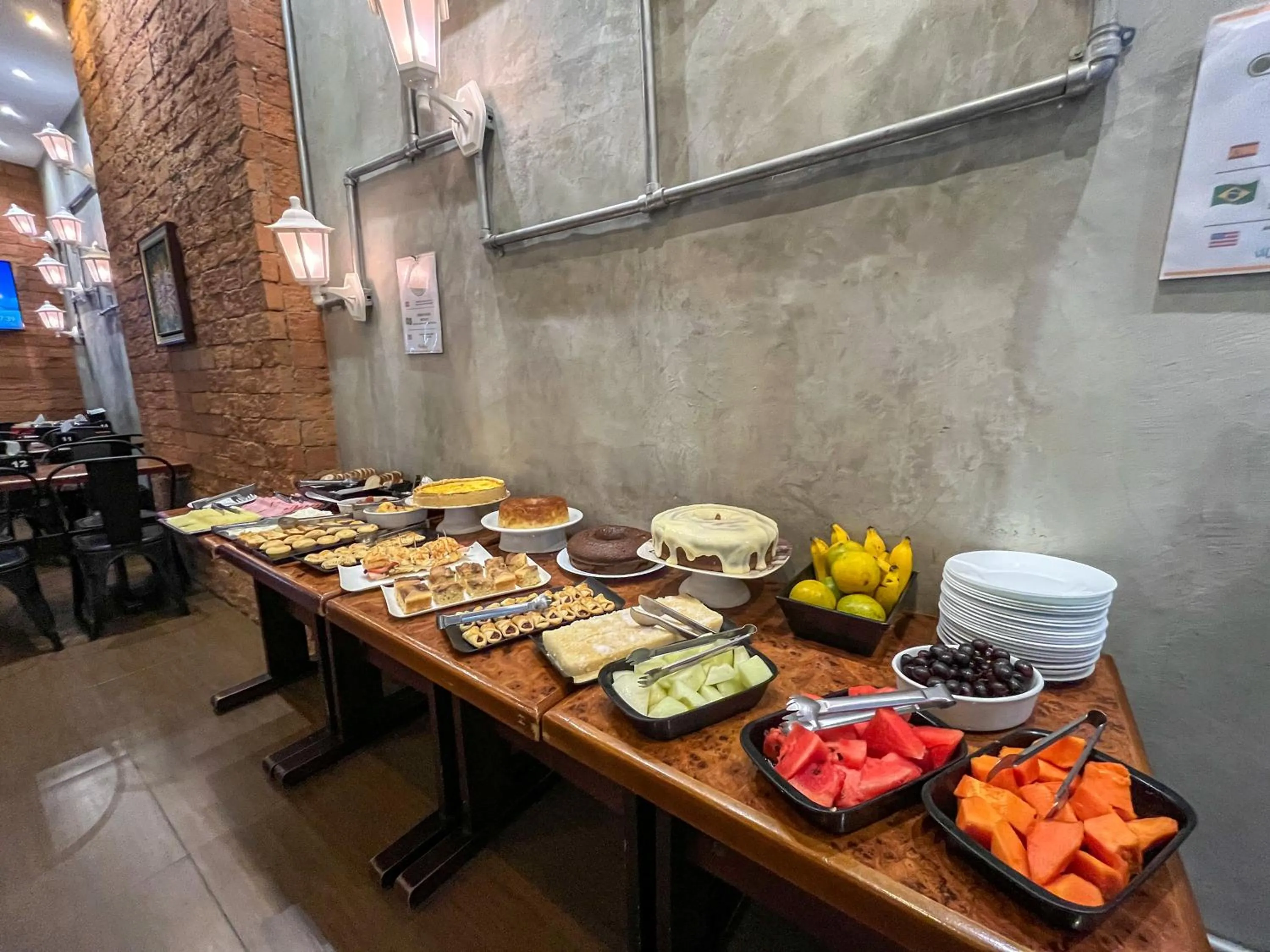 Restaurant/places to eat in Pousada Vila Appia