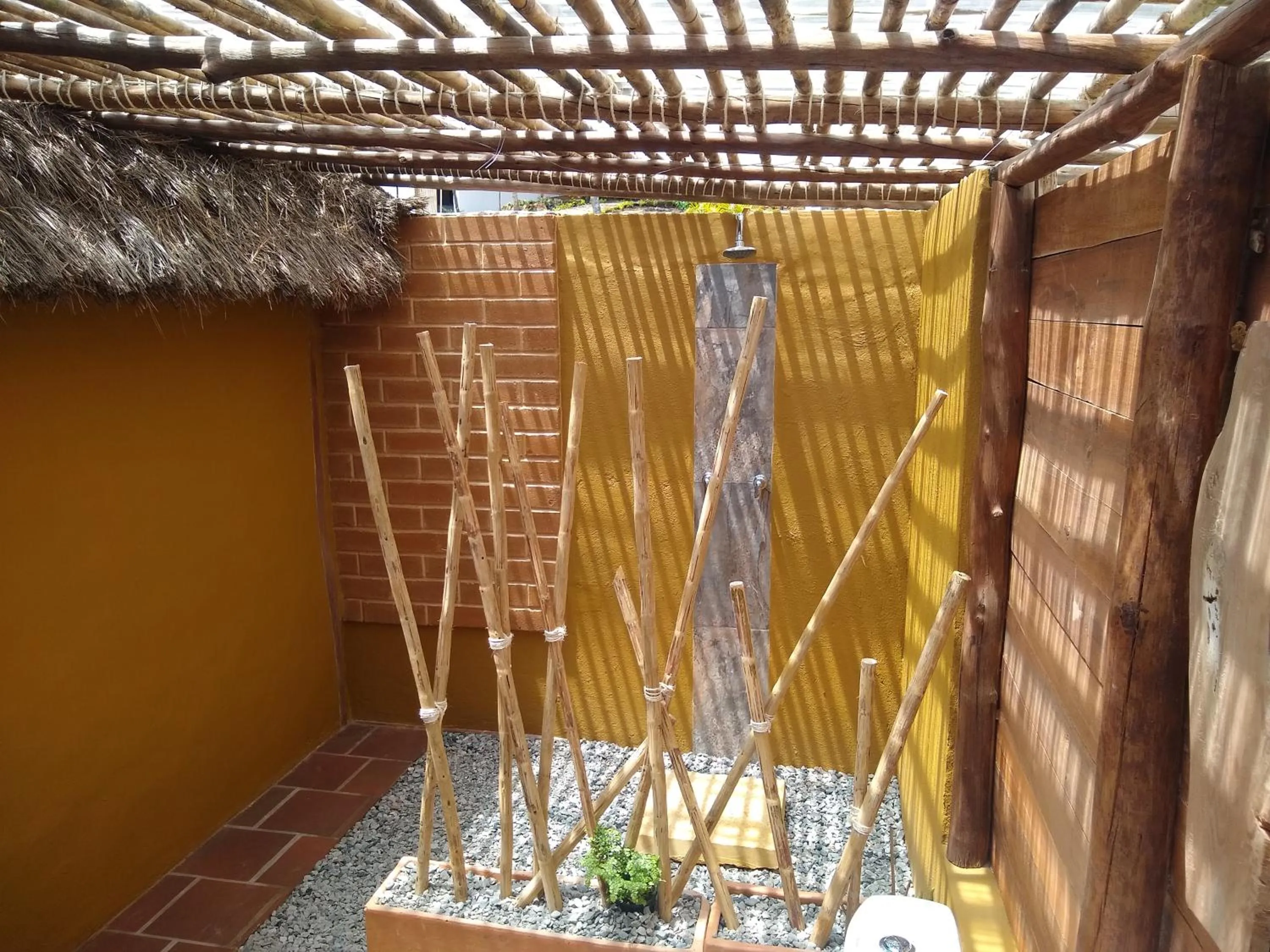 Shower in Hotel Cariguá