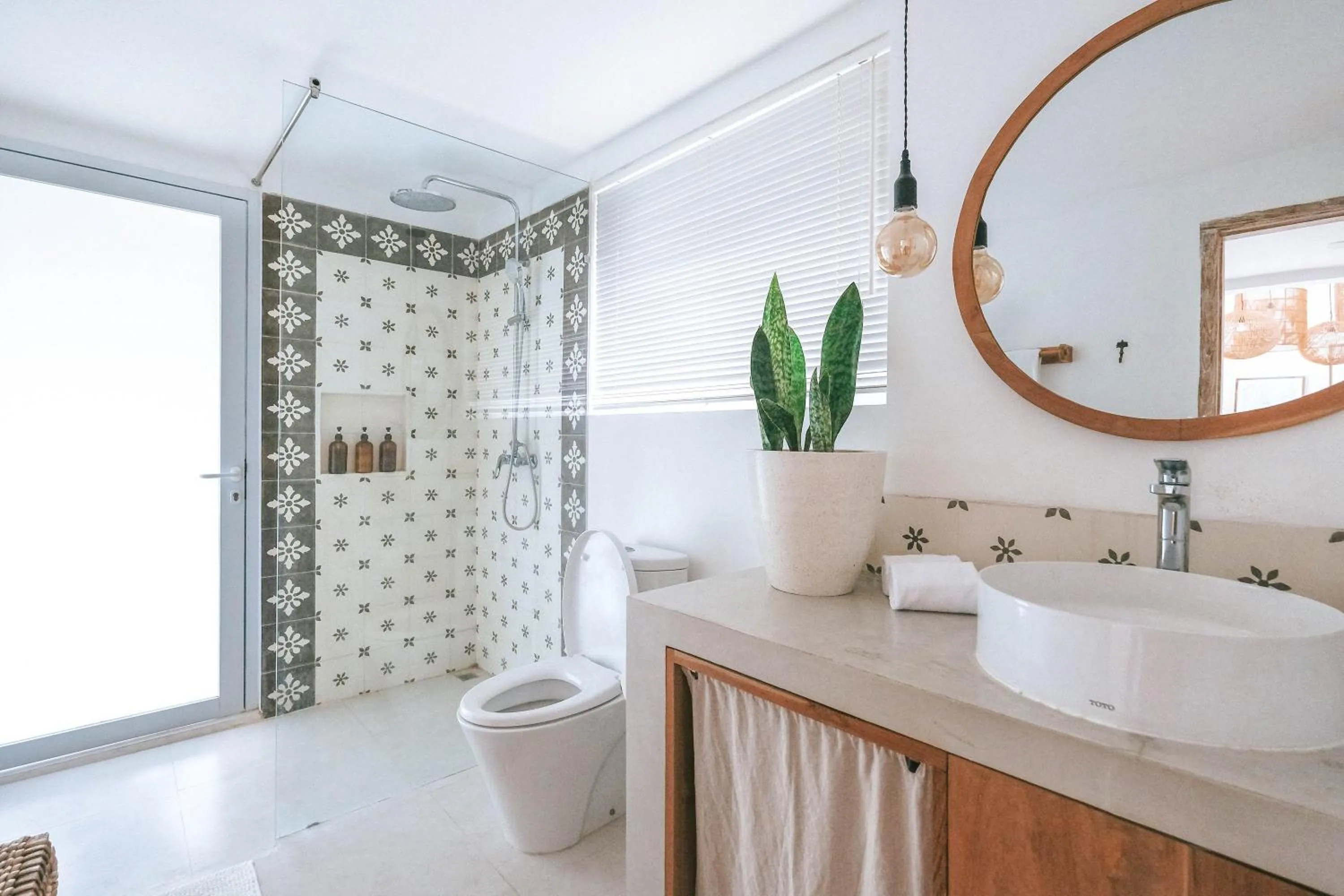 Shower in Sun & Moon Villa