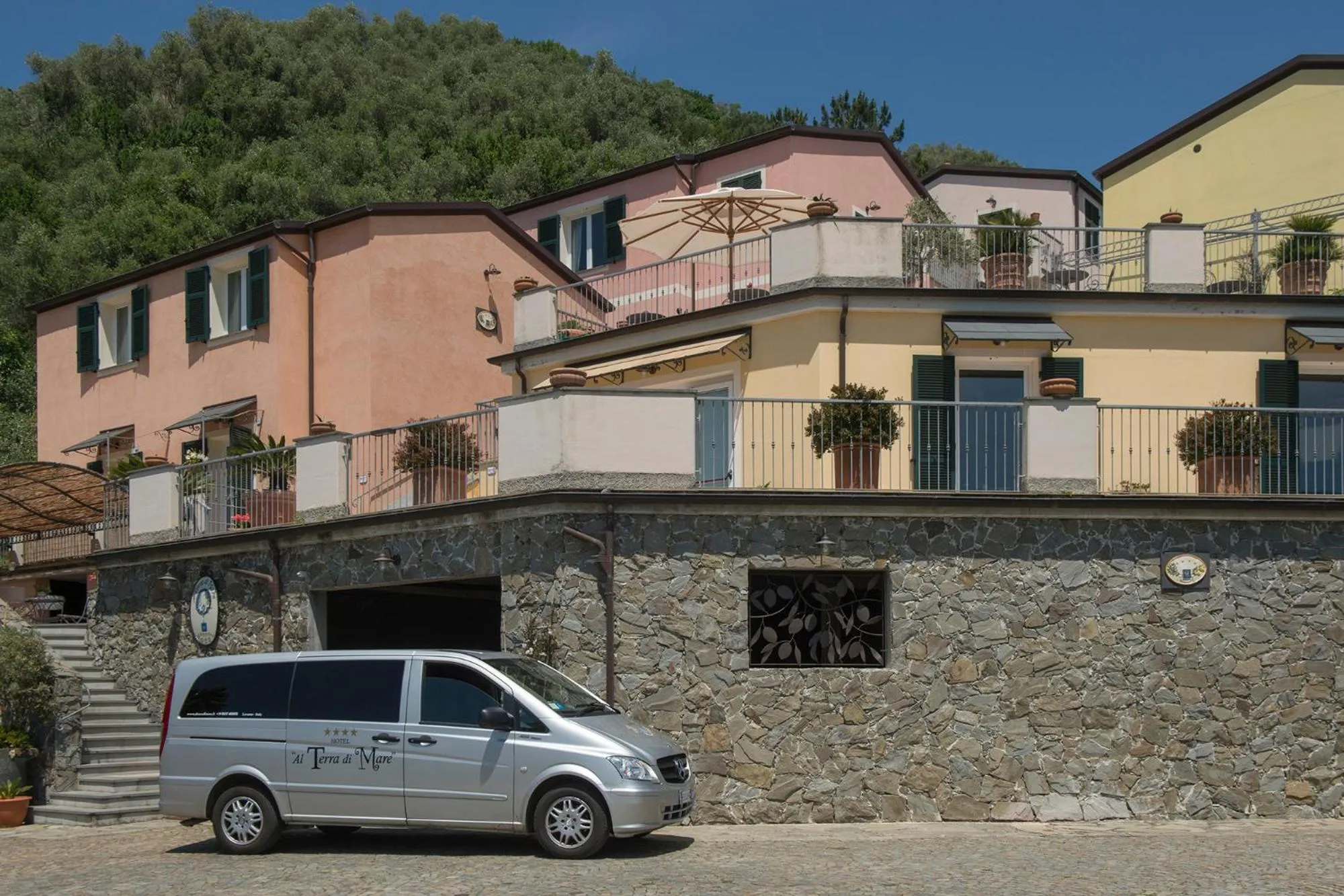 Facade/entrance in Hotel Al Terra Di Mare