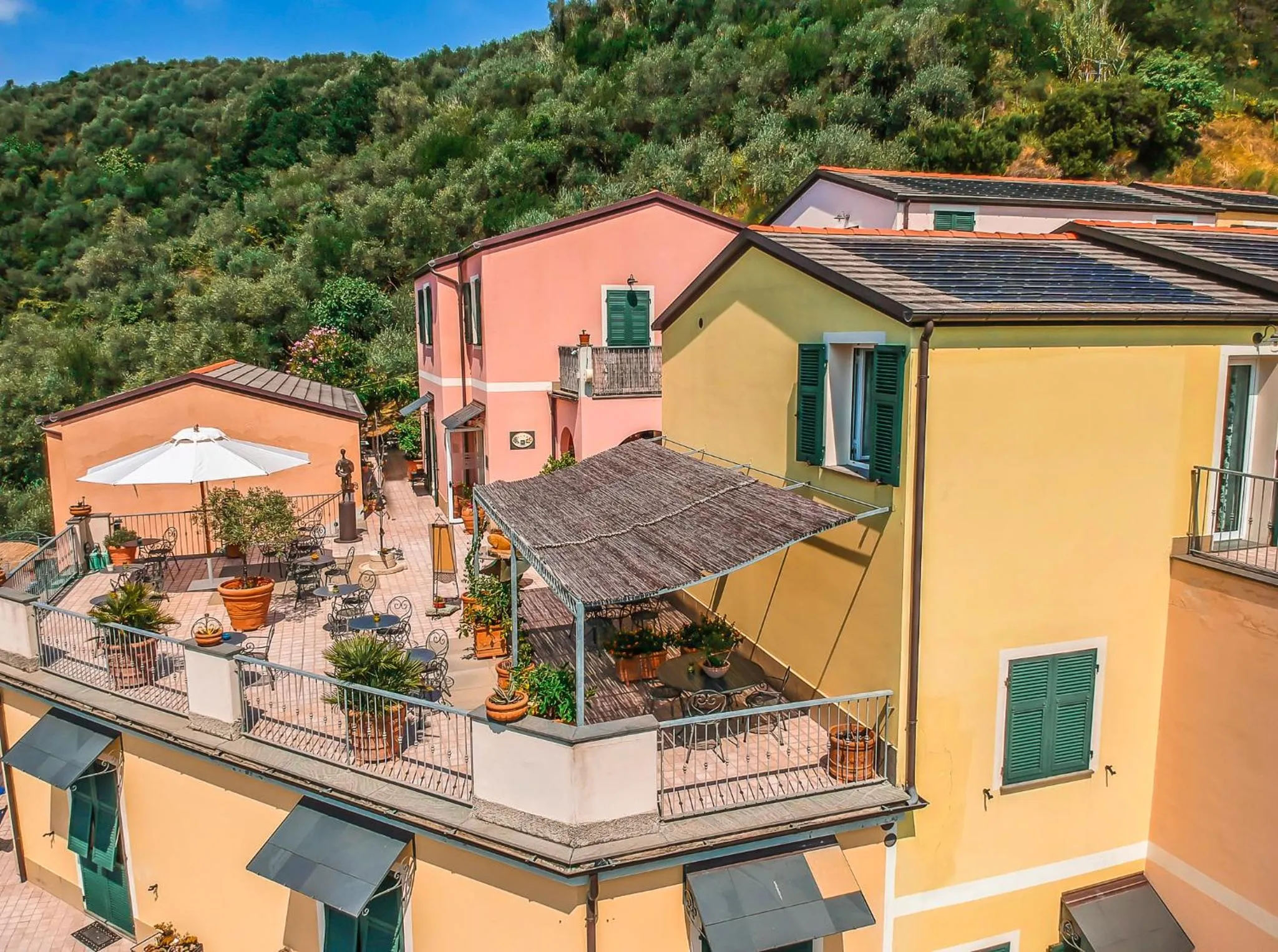 Patio in Hotel Al Terra Di Mare