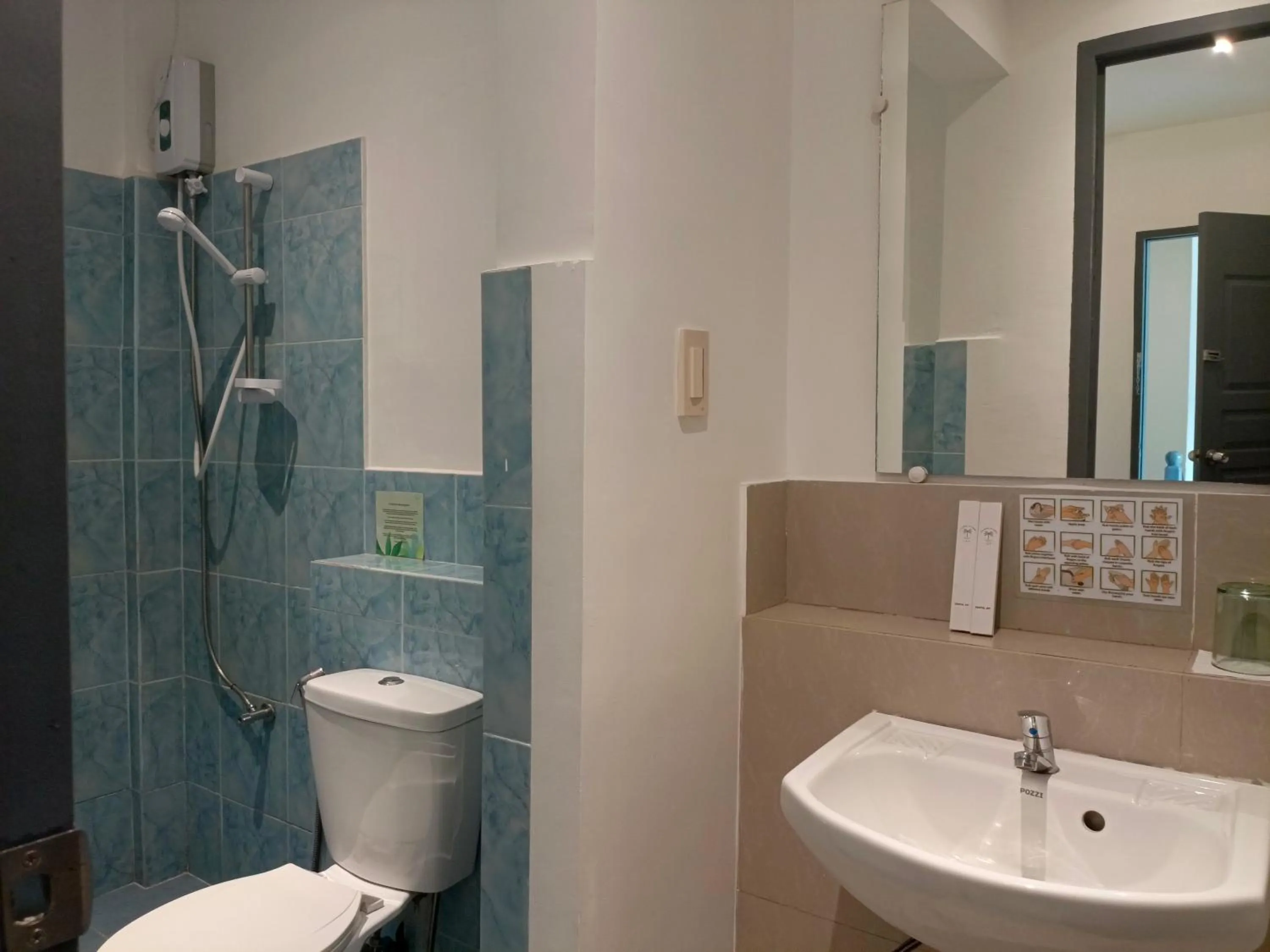 Bathroom in Palmera El Nido Inn