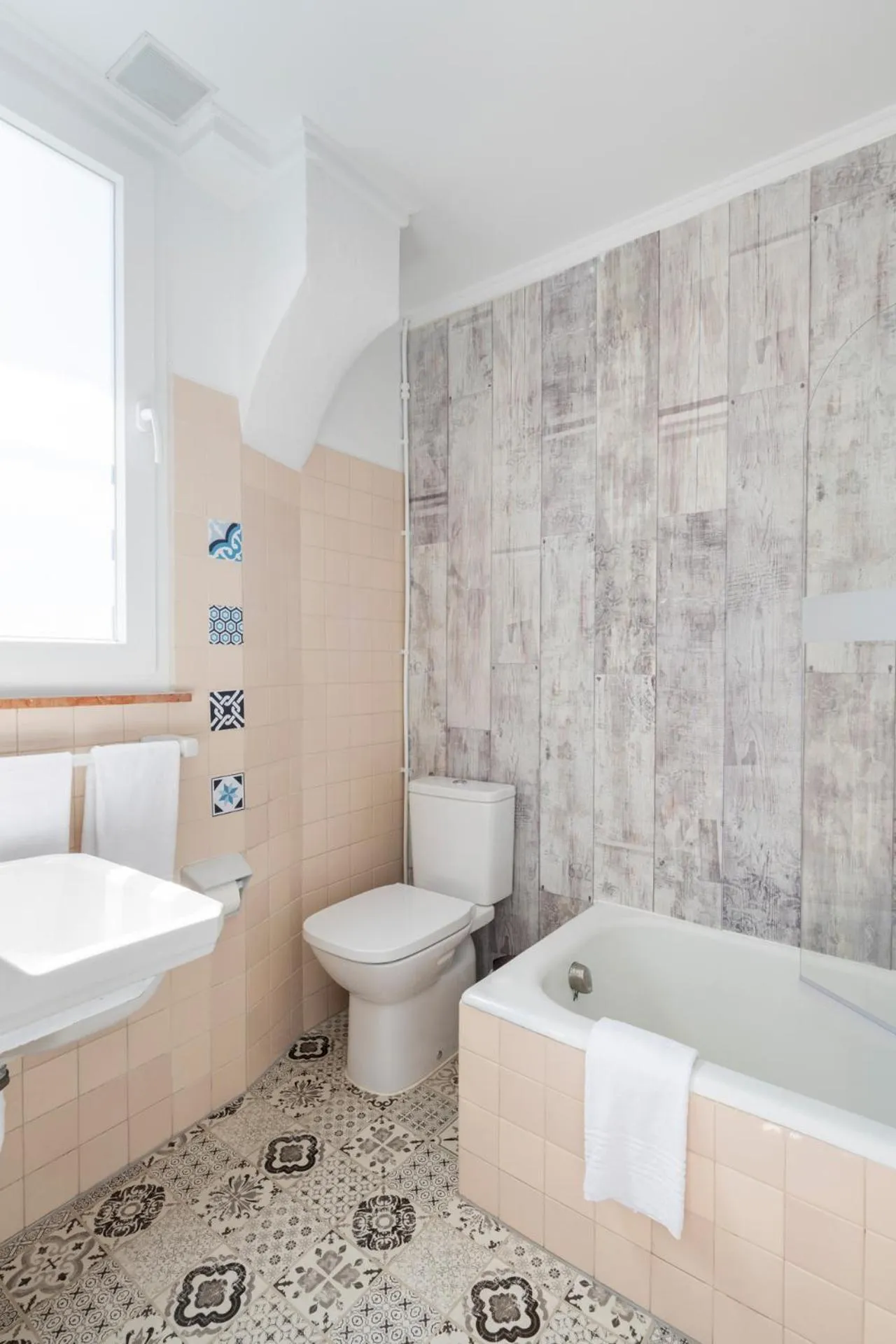 Bathroom, Bed in Alda Santa Trega