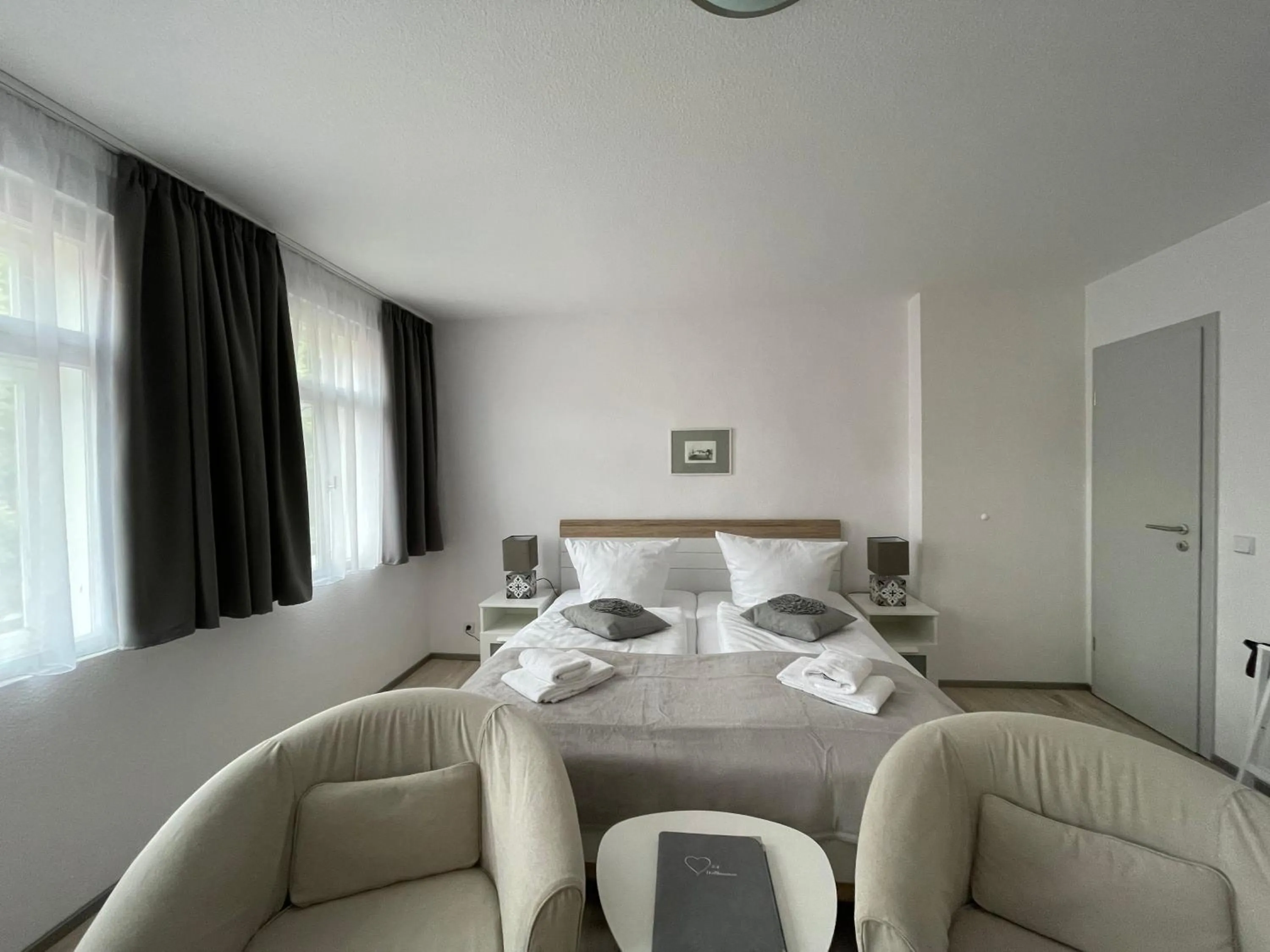 Triple Room with Shower - single occupancy in Pension Altstadt