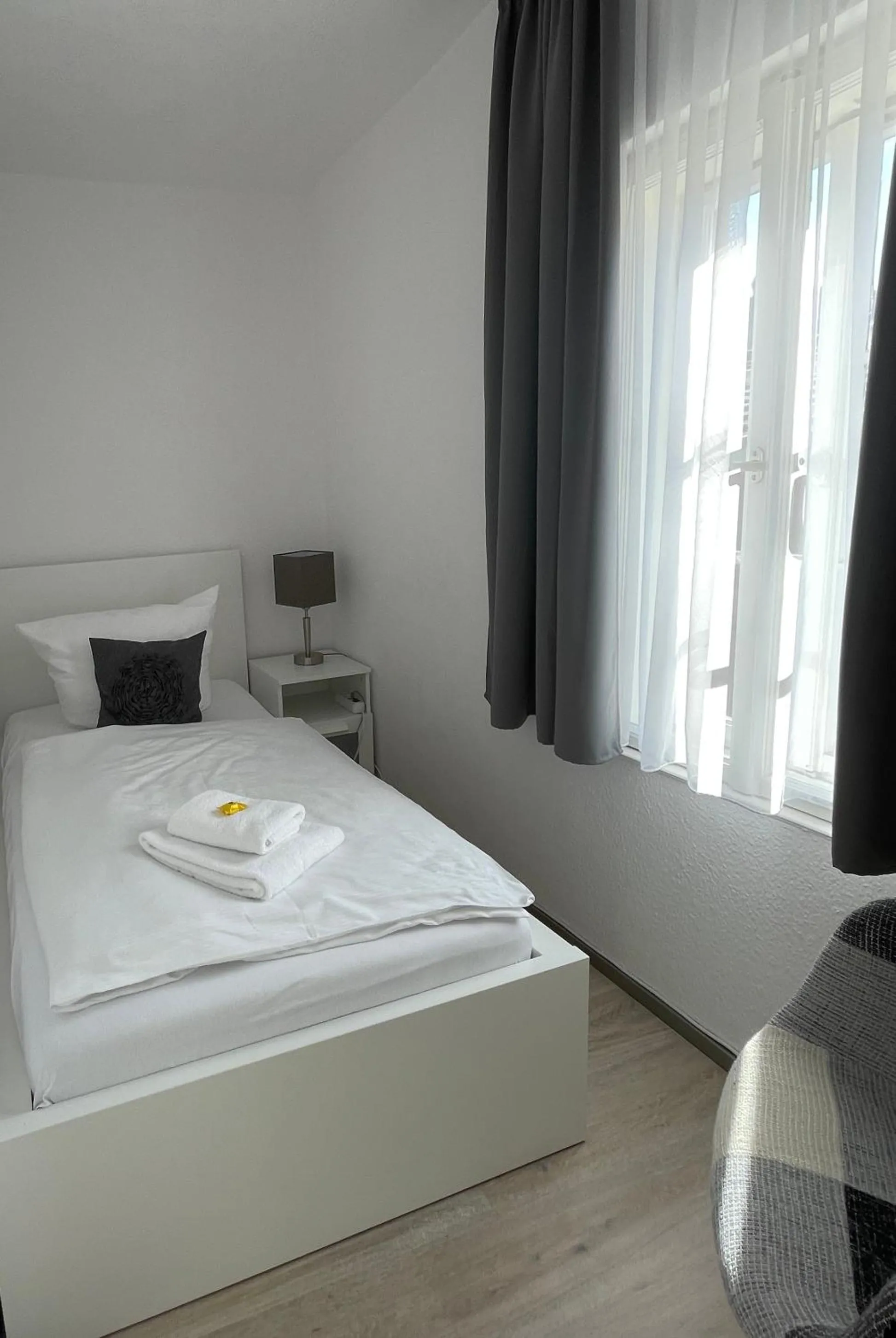 Triple Room with Shower - single occupancy in Pension Altstadt