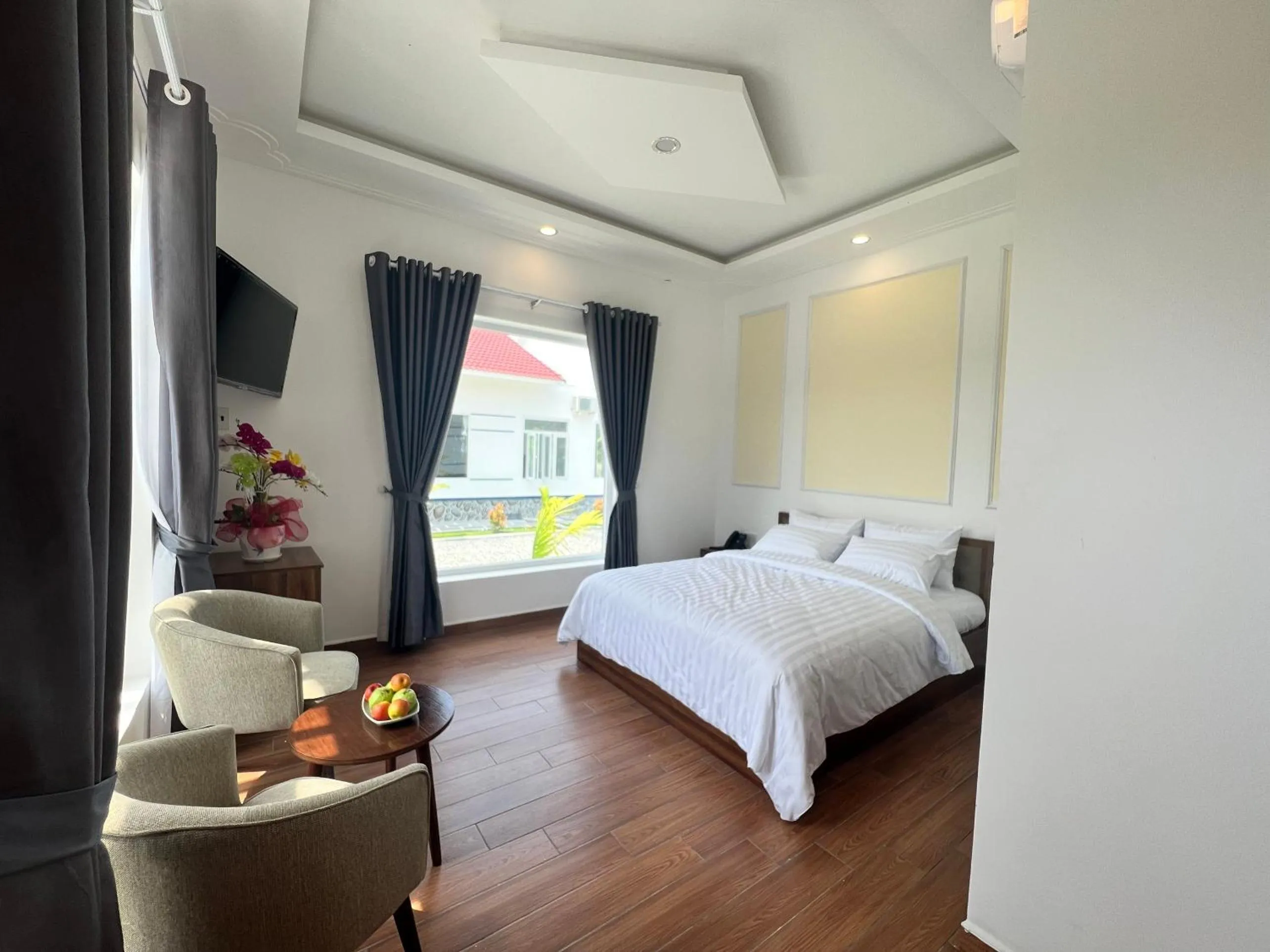 Photo of the whole room in Hodota Cam Bình Resort & Spa - Lagi Beach