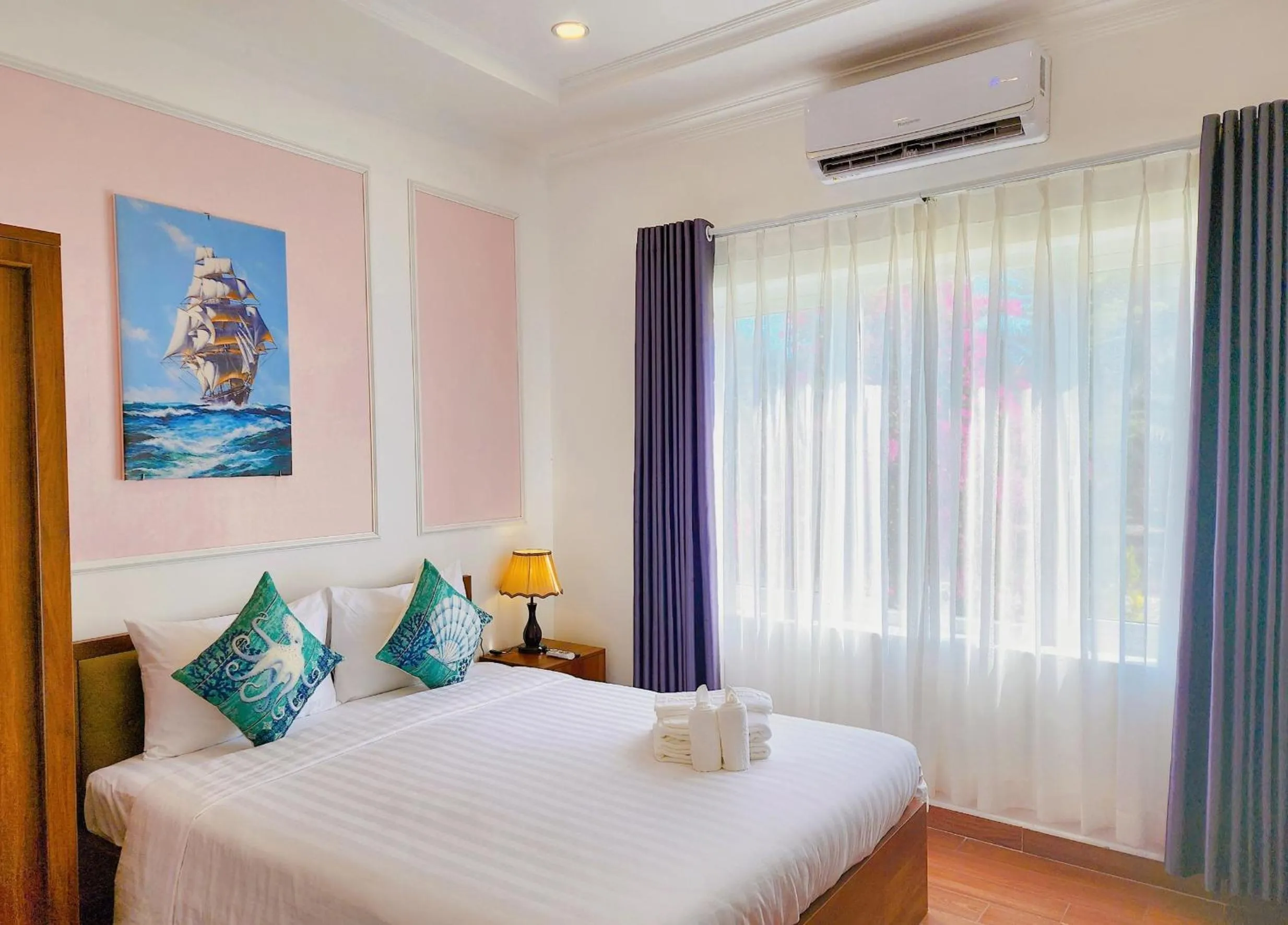 Photo of the whole room in Hodota Cam Bình Resort & Spa - Lagi Beach