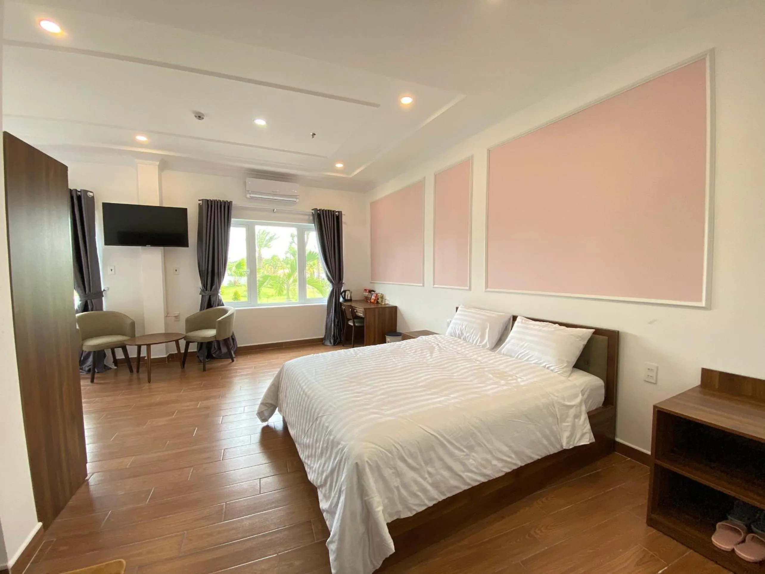 Photo of the whole room in Hodota Cam Bình Resort & Spa - Lagi Beach