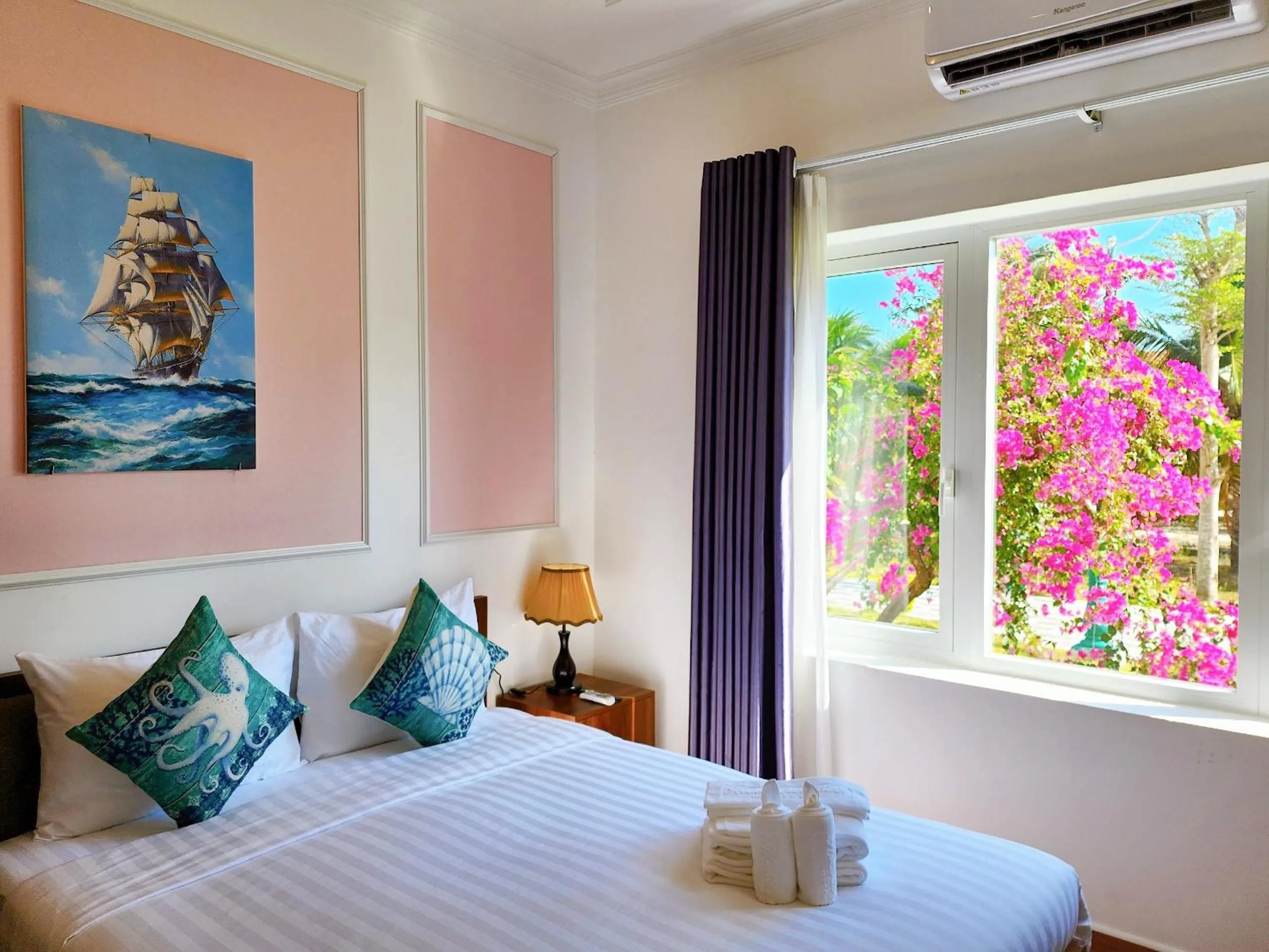 Photo of the whole room in Hodota Cam Bình Resort & Spa - Lagi Beach