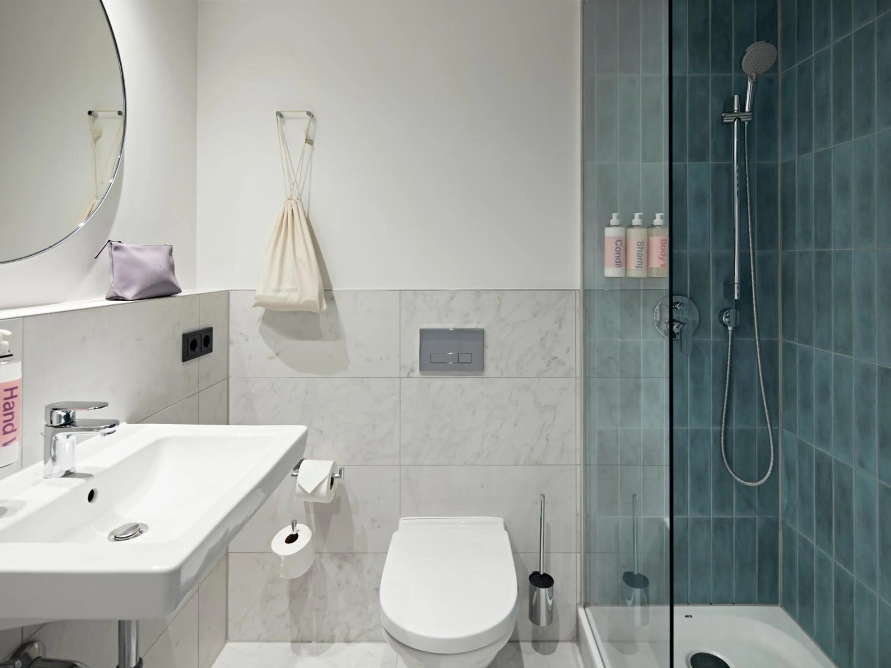 Bathroom in Numa Berlin Arc