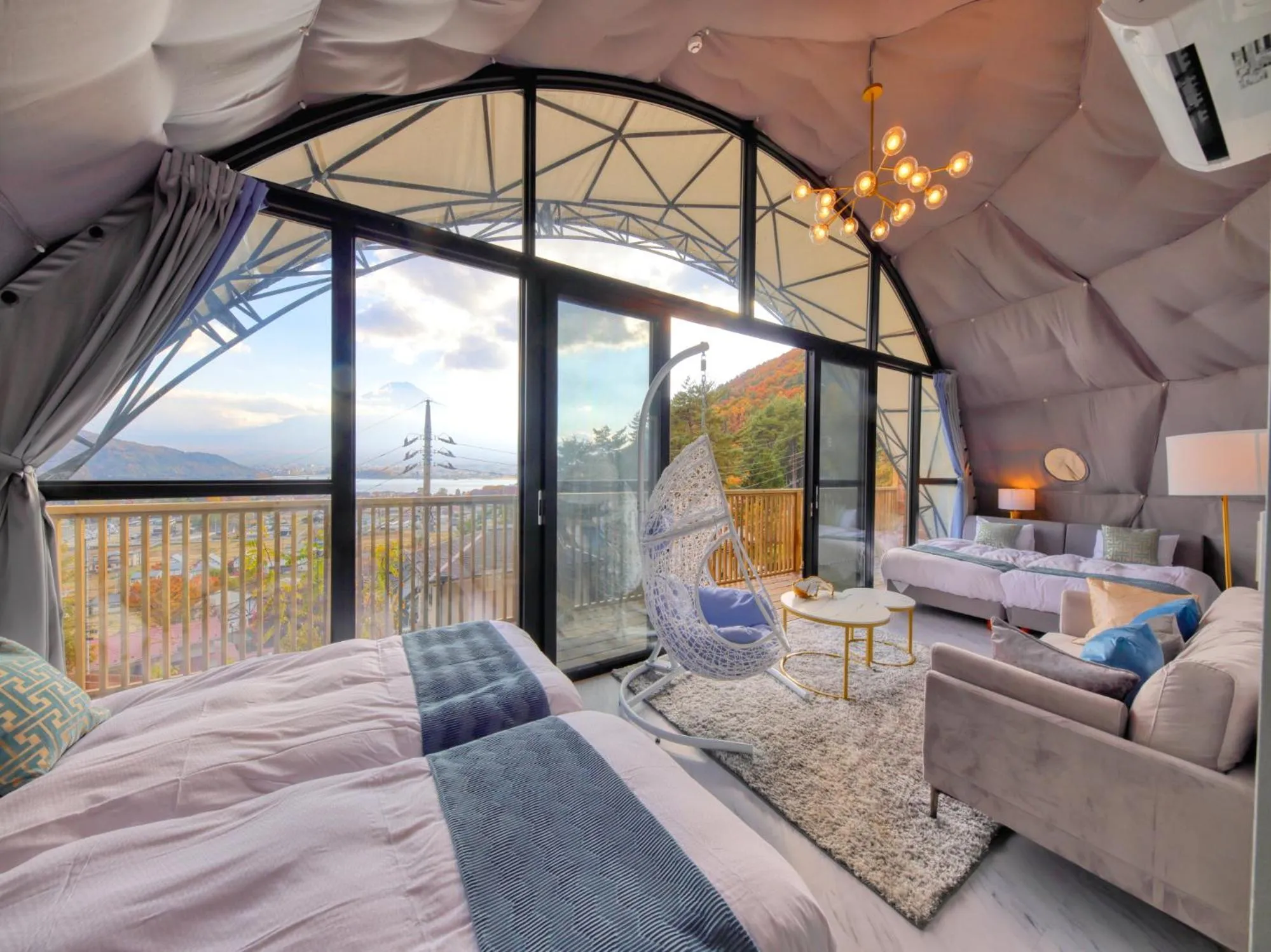 Photo of the whole room, Bed in Mt.Fujiグランピングテラス　嶺乃華