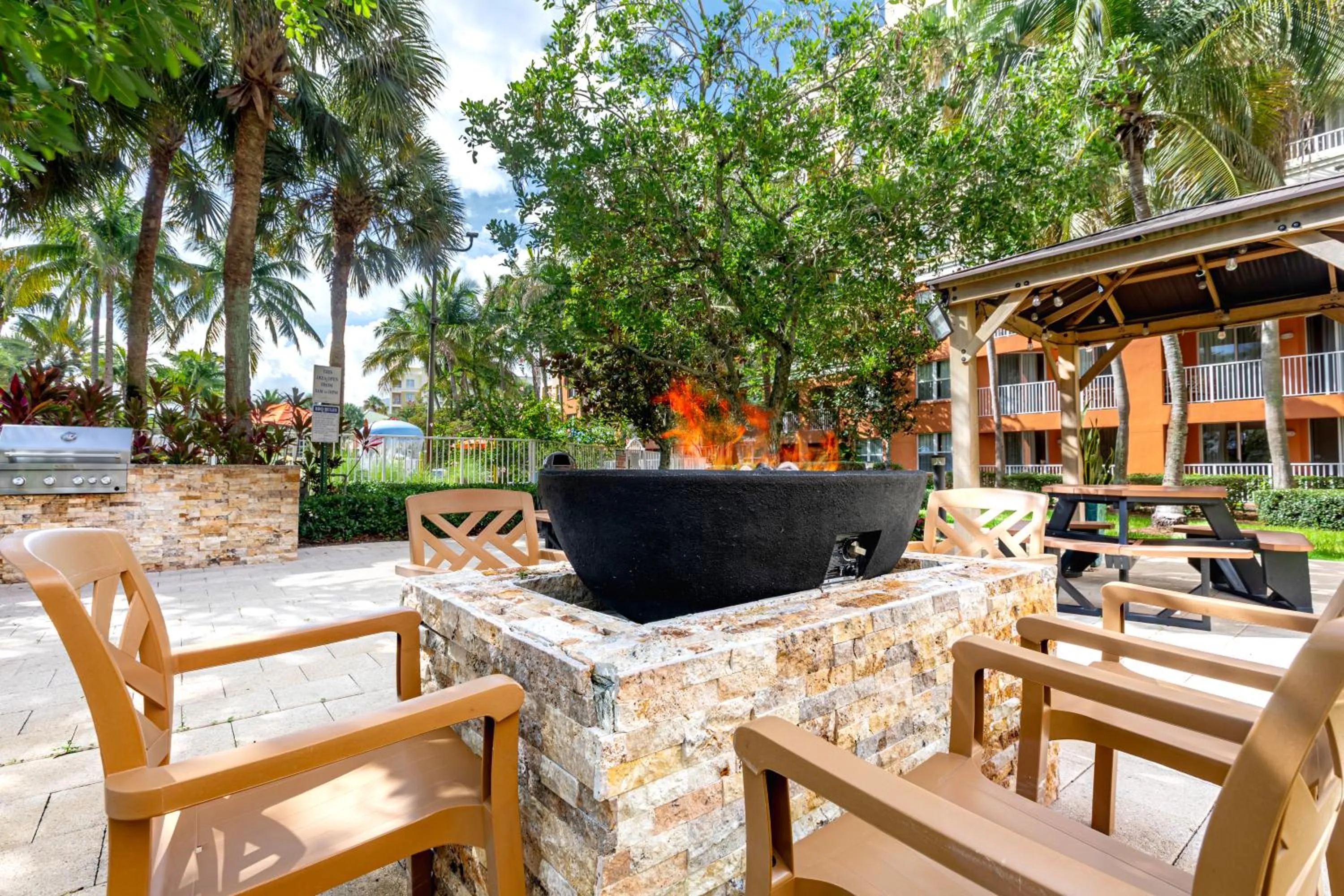 BBQ facilities in Vacation Village at Weston, Fort Lauderdale