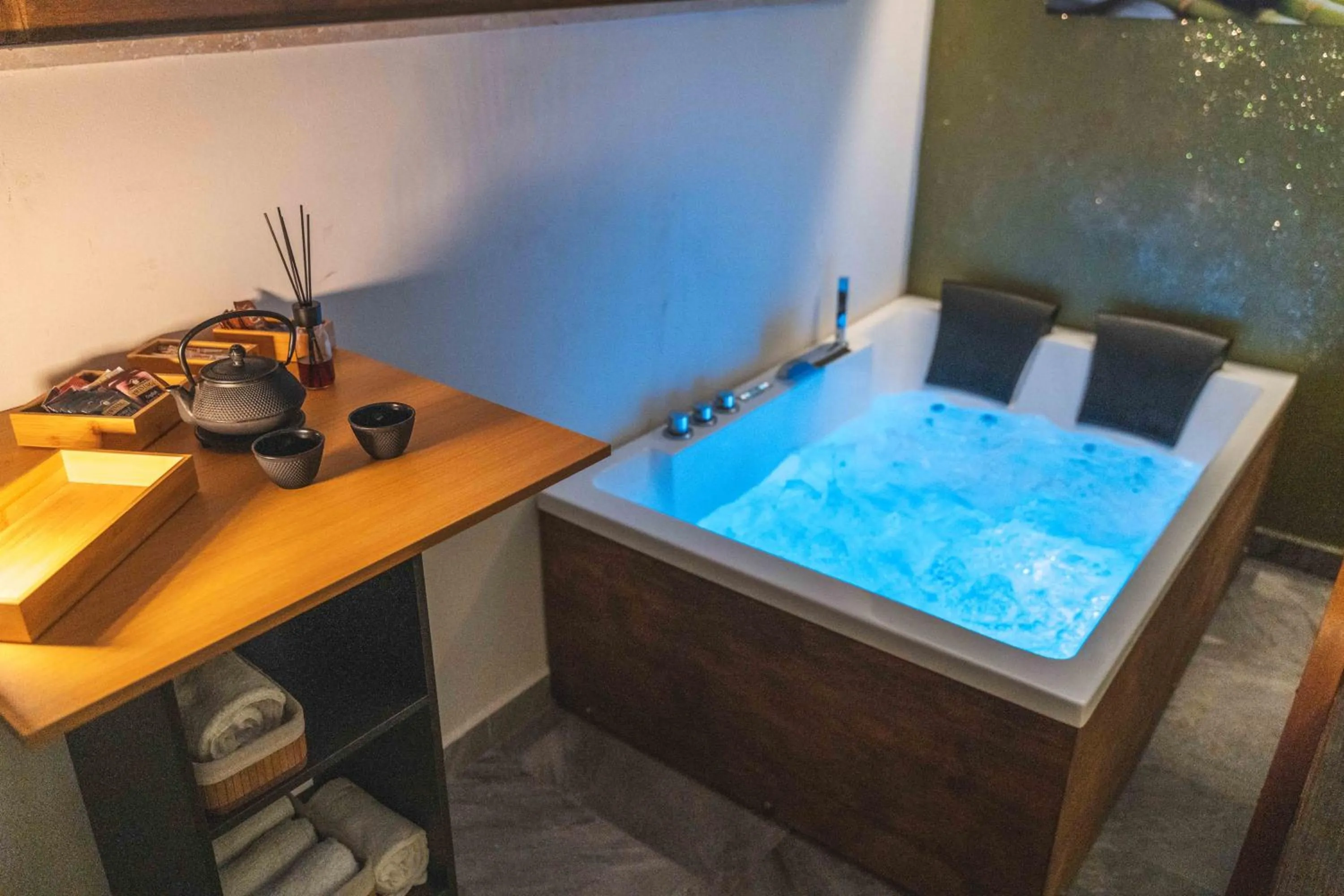 Hot Tub in Hotel La Pergola