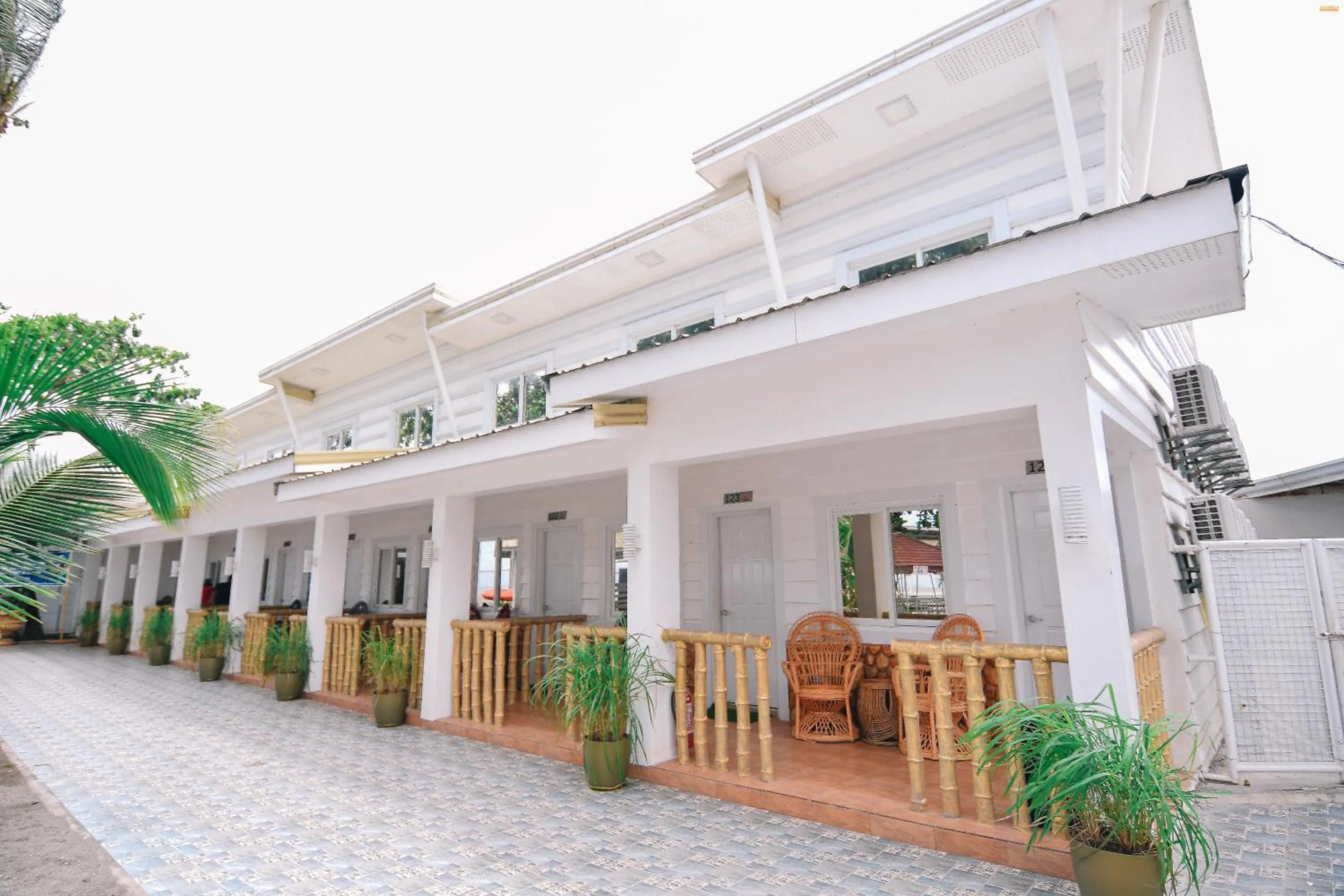 Villa Excellance Beach and Wave Pool Resort