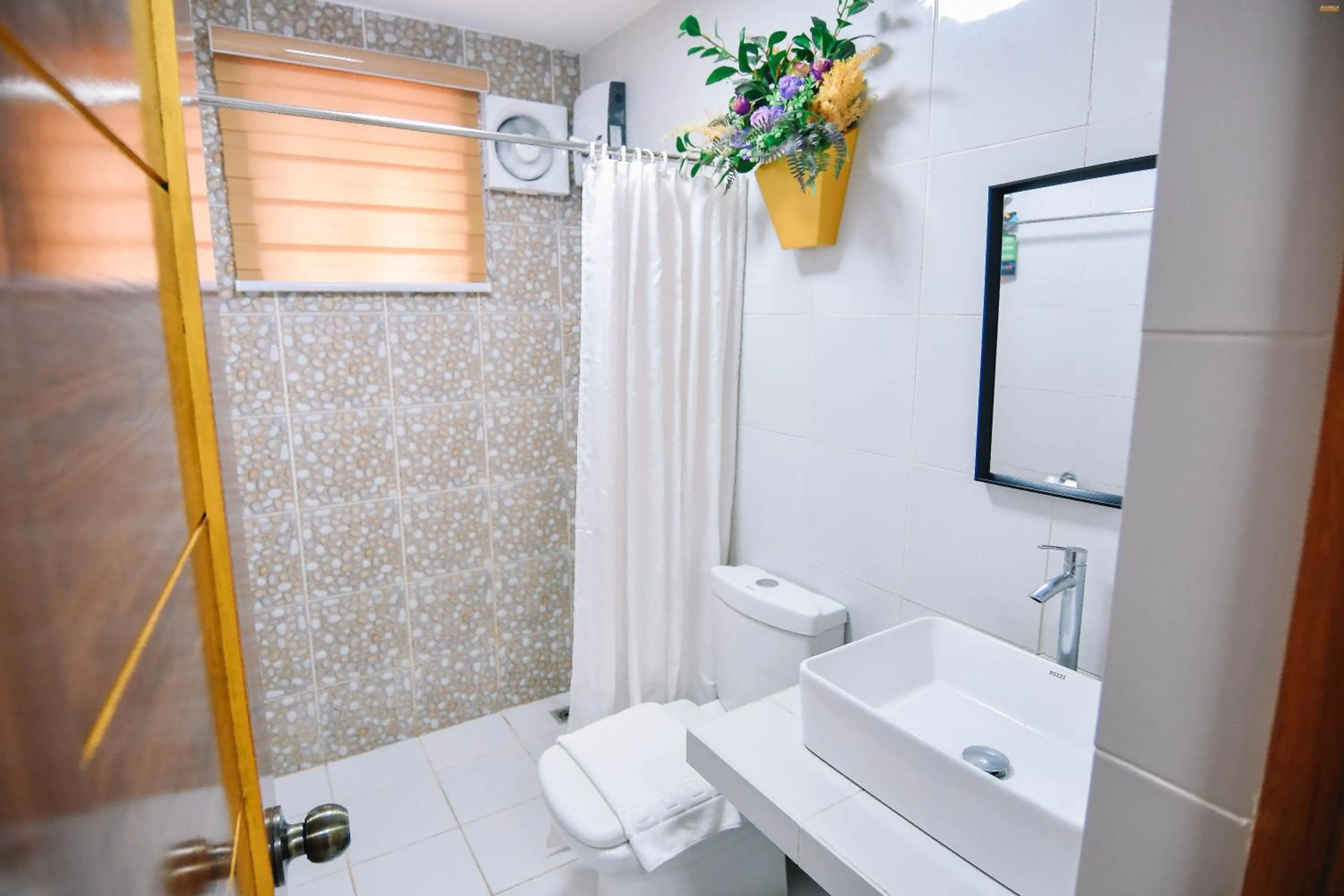 Villa Excellance Beach and Wave Pool Resort