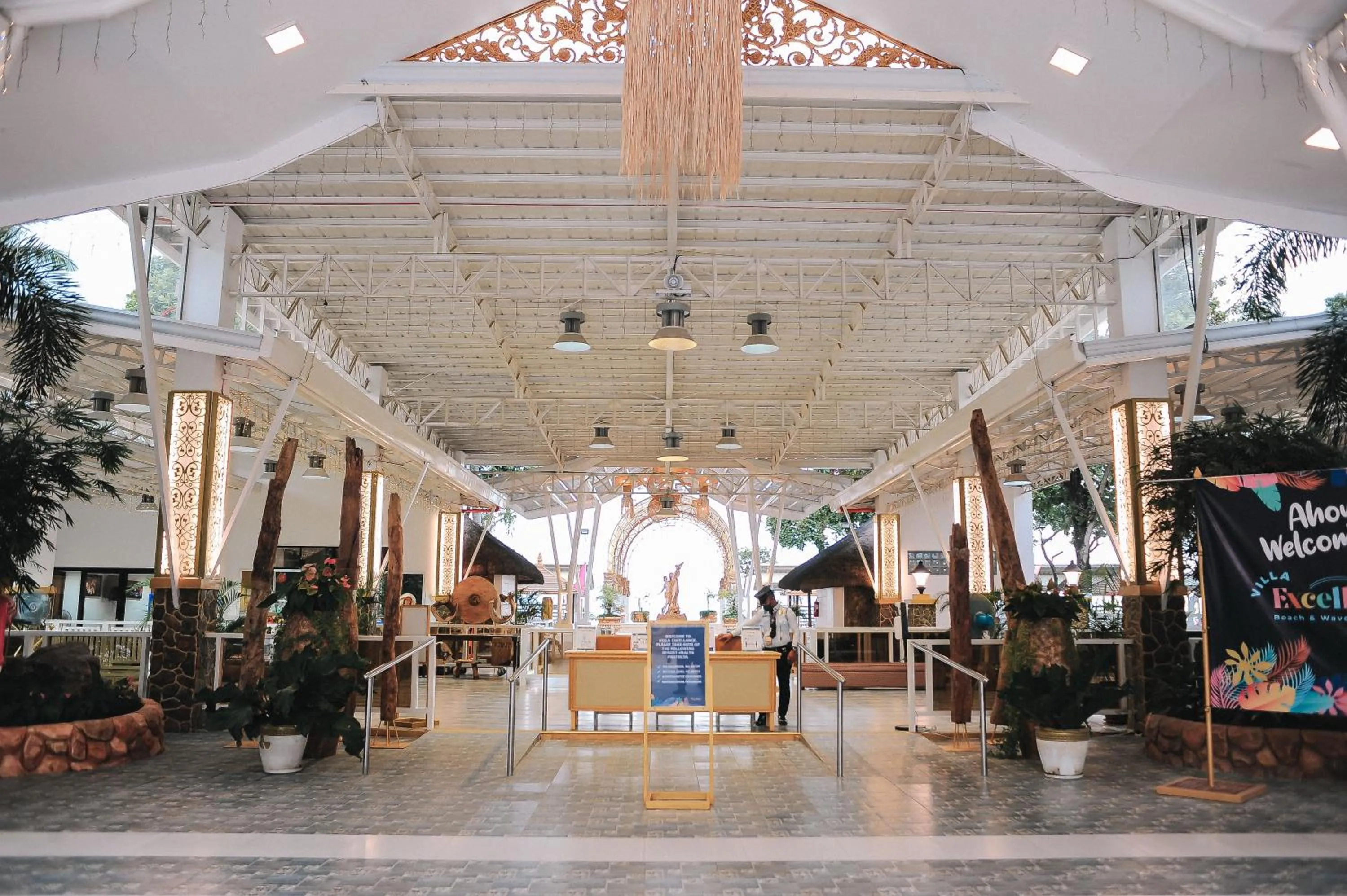 Villa Excellance Beach and Wave Pool Resort