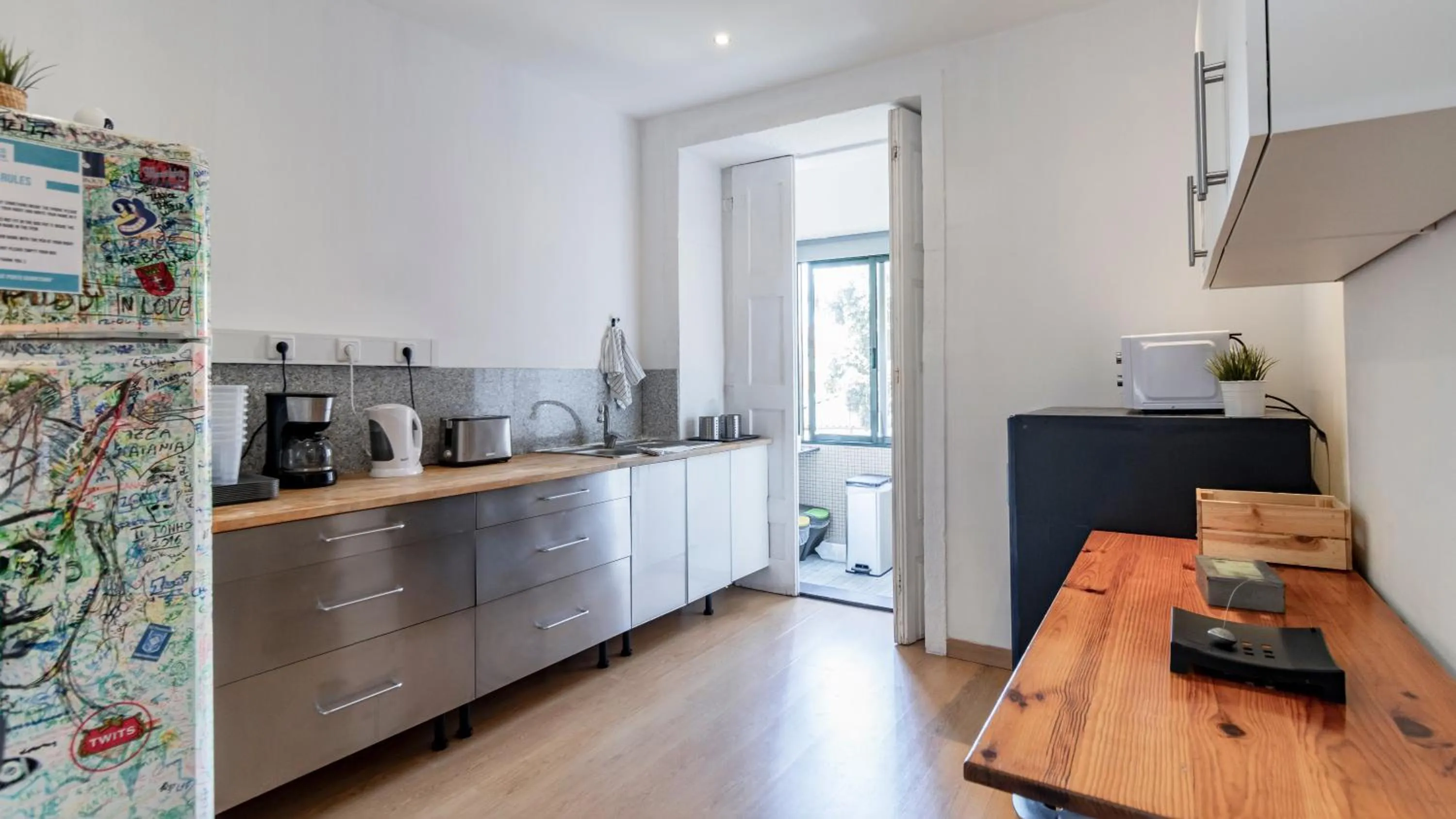 Coffee/tea facilities in Invictus Hostel