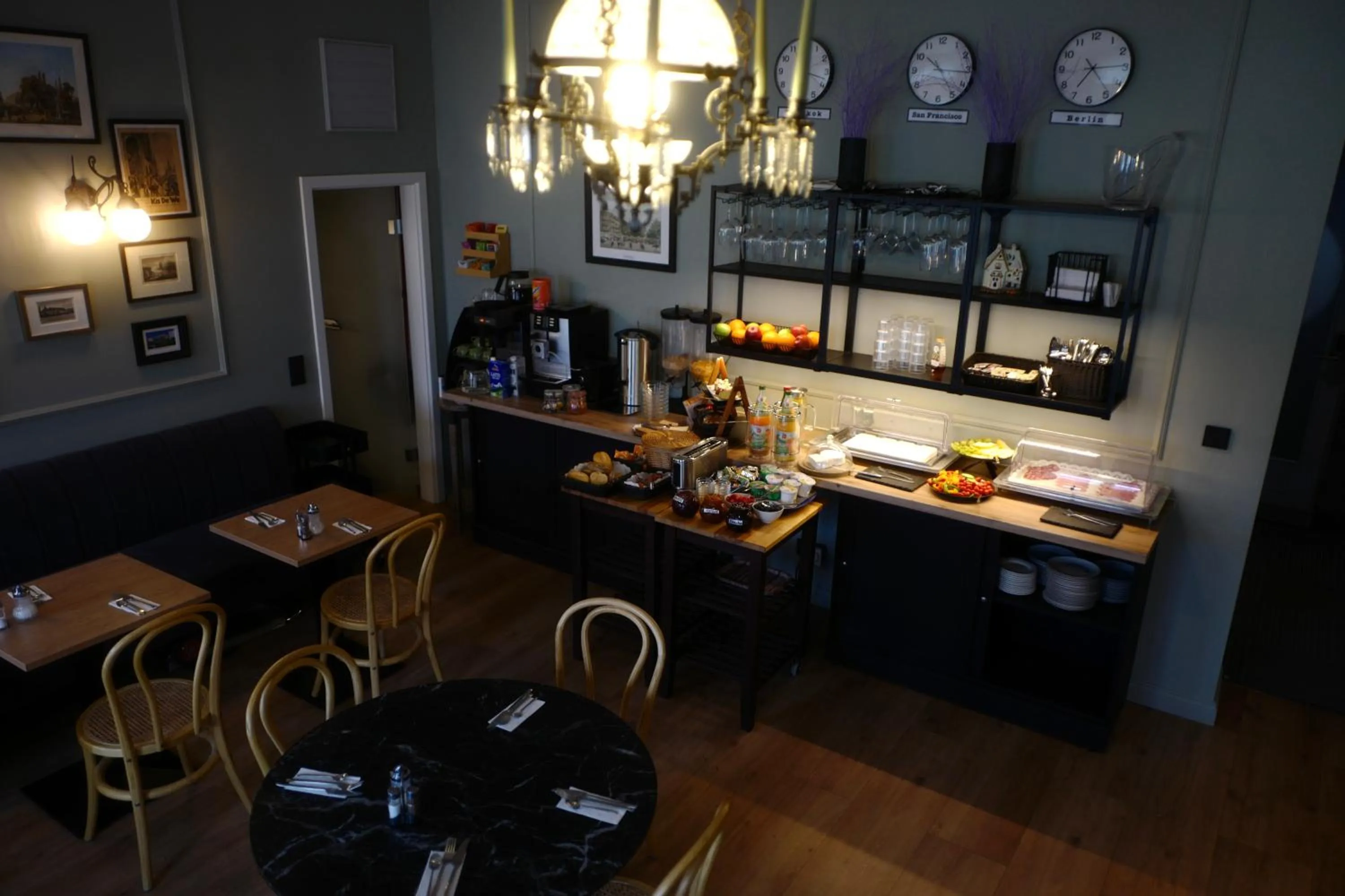 Buffet breakfast in Hotel Bregenz