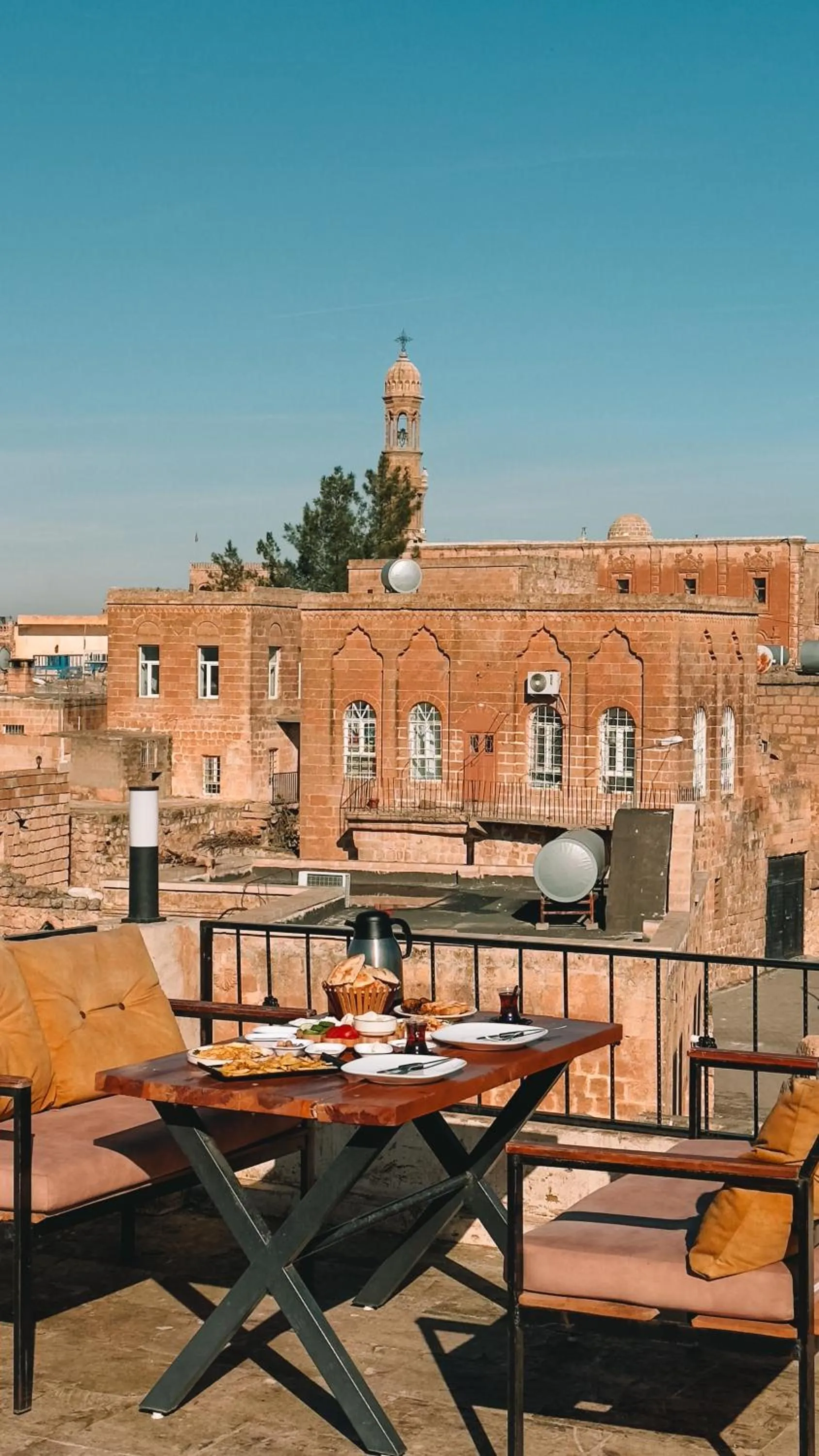 Property building in Mons Masius Hotel Teras