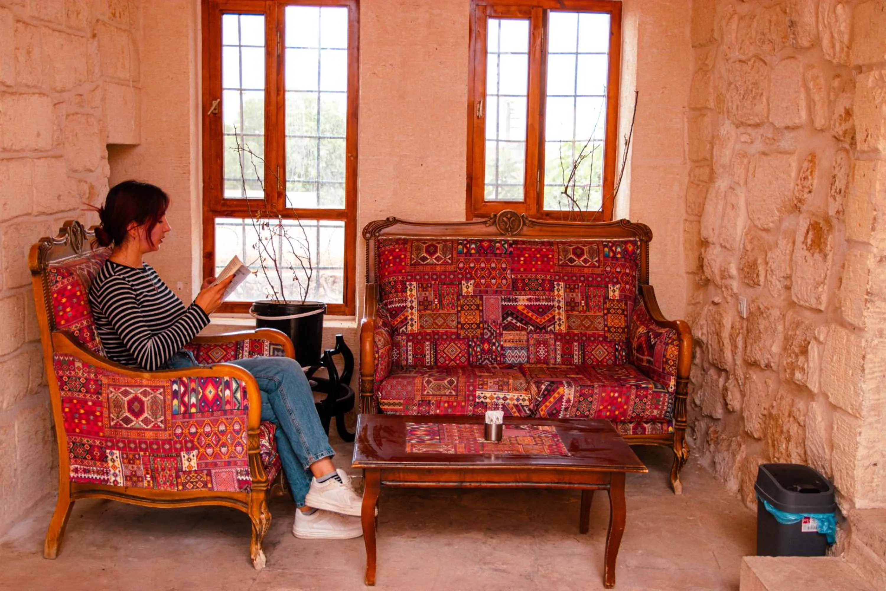 Seating area in Mons Masius Hotel Teras