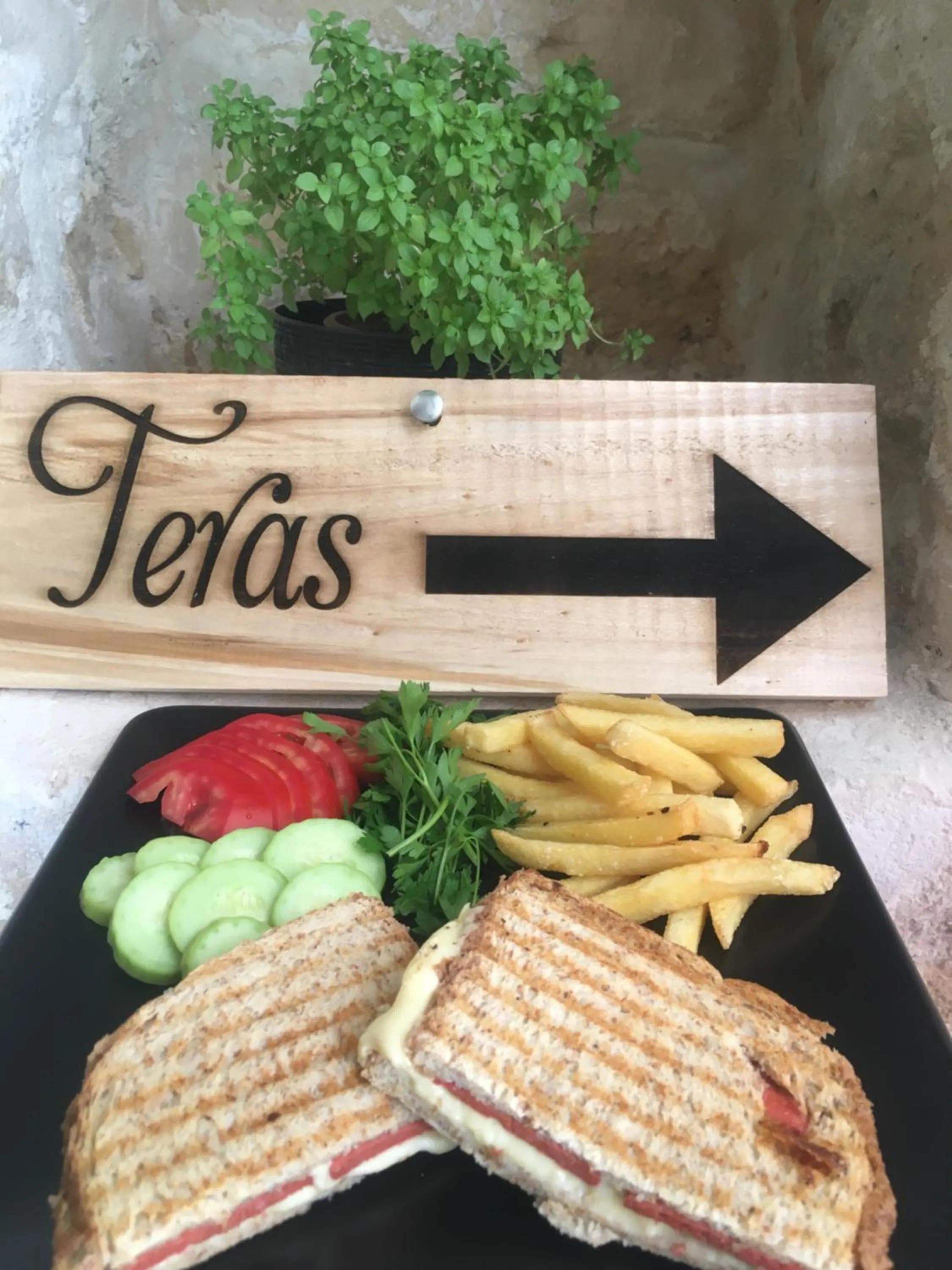 Restaurant/places to eat in Mons Masius Hotel Teras
