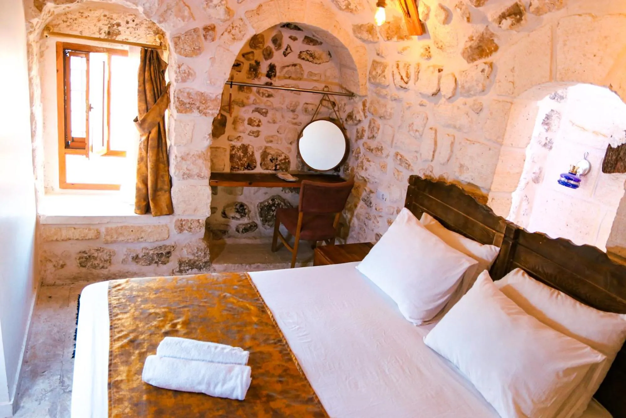 Photo of the whole room, Bed in Mons Masius Hotel Teras