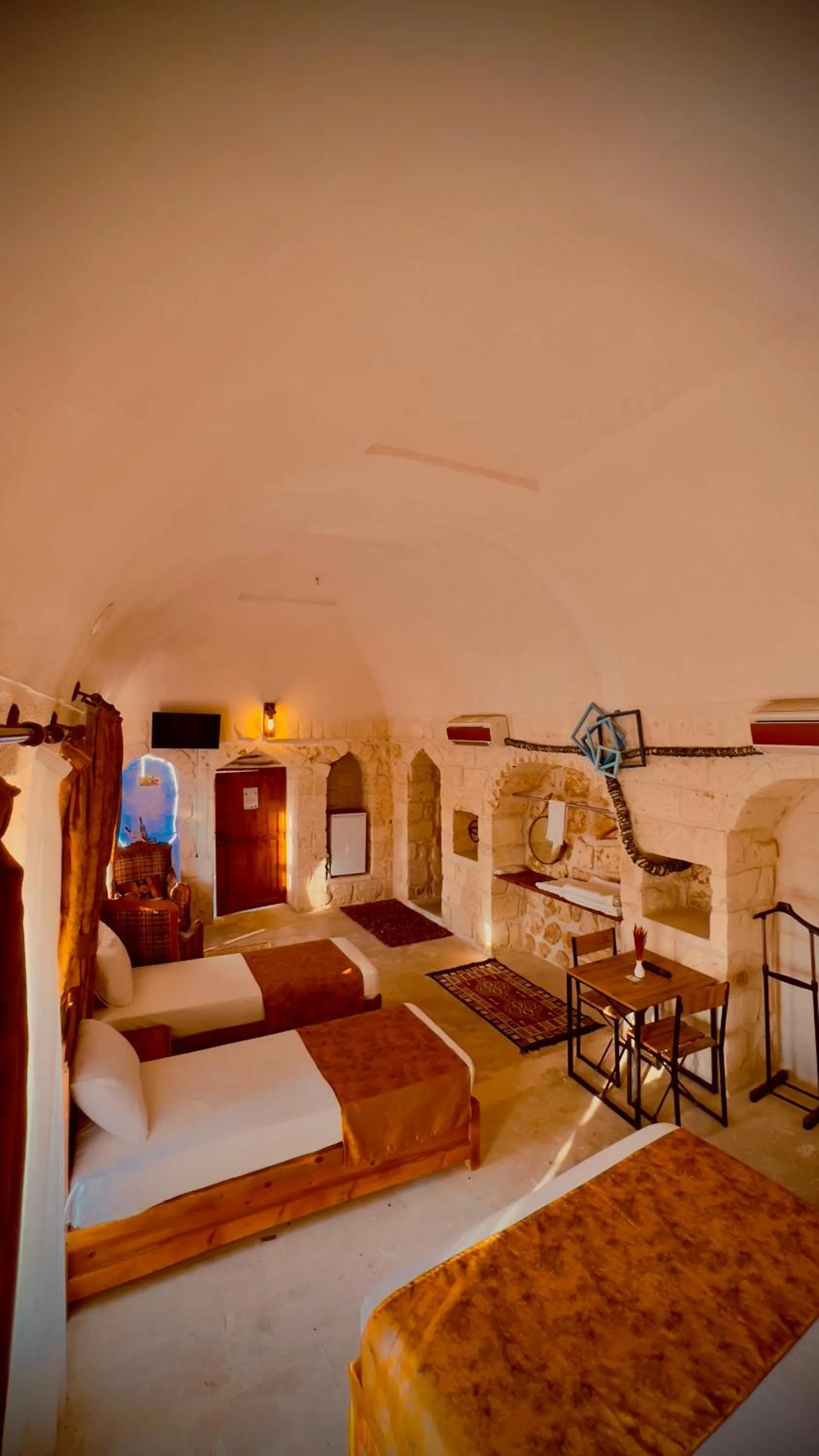 Photo of the whole room, Bed in Mons Masius Hotel Teras