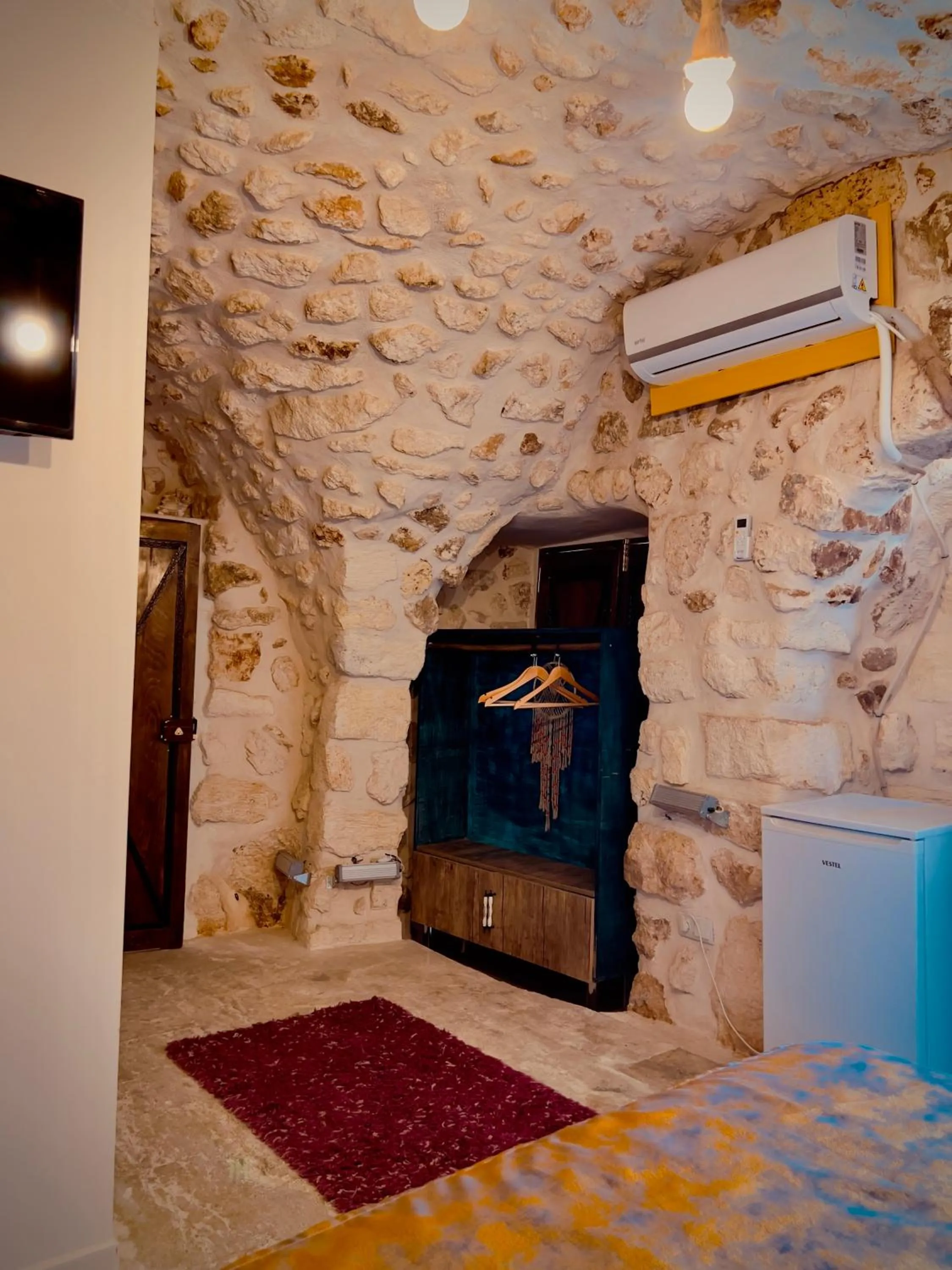 wardrobe in Mons Masius Hotel Teras