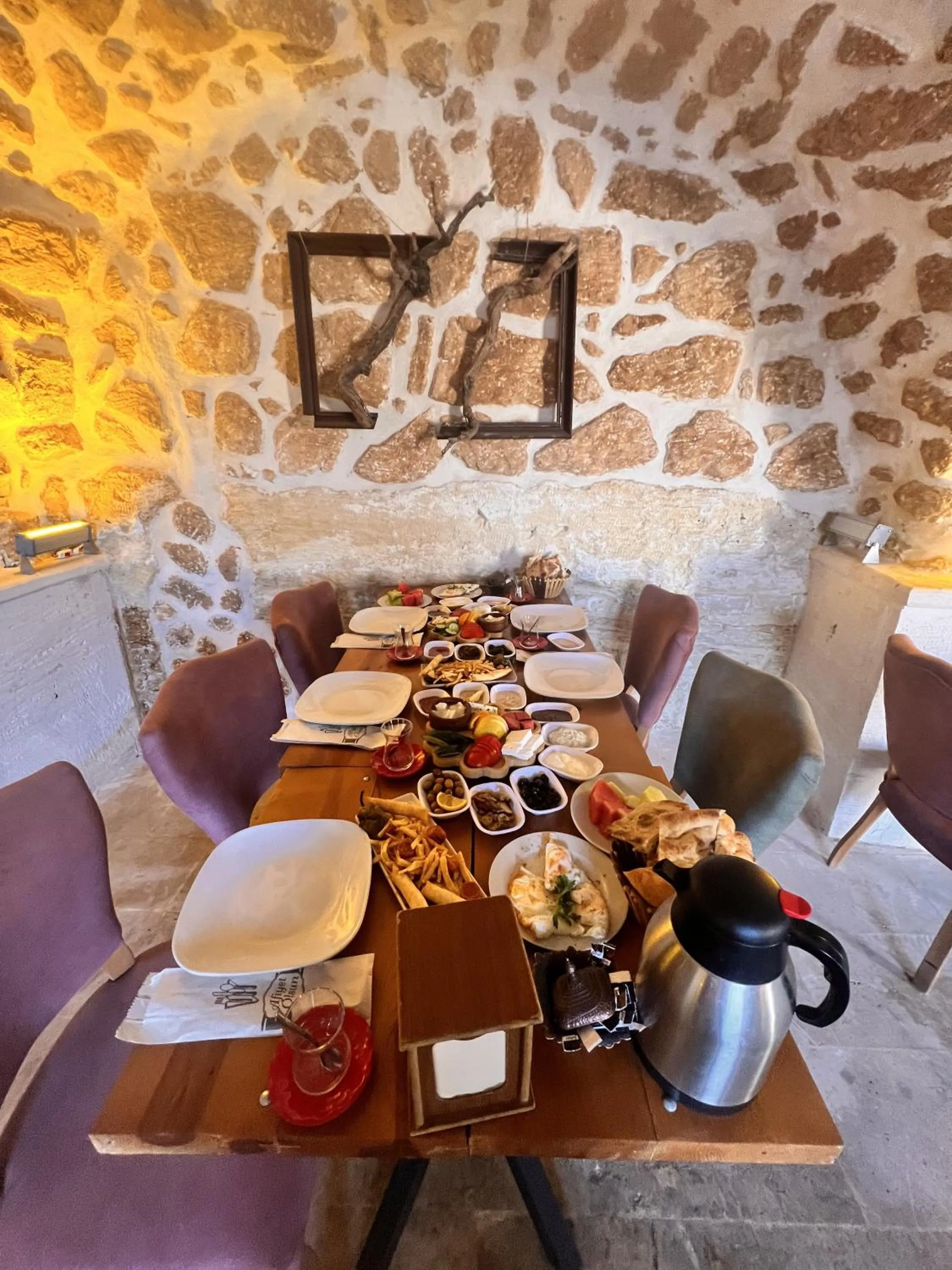 Property building in Mons Masius Hotel Teras