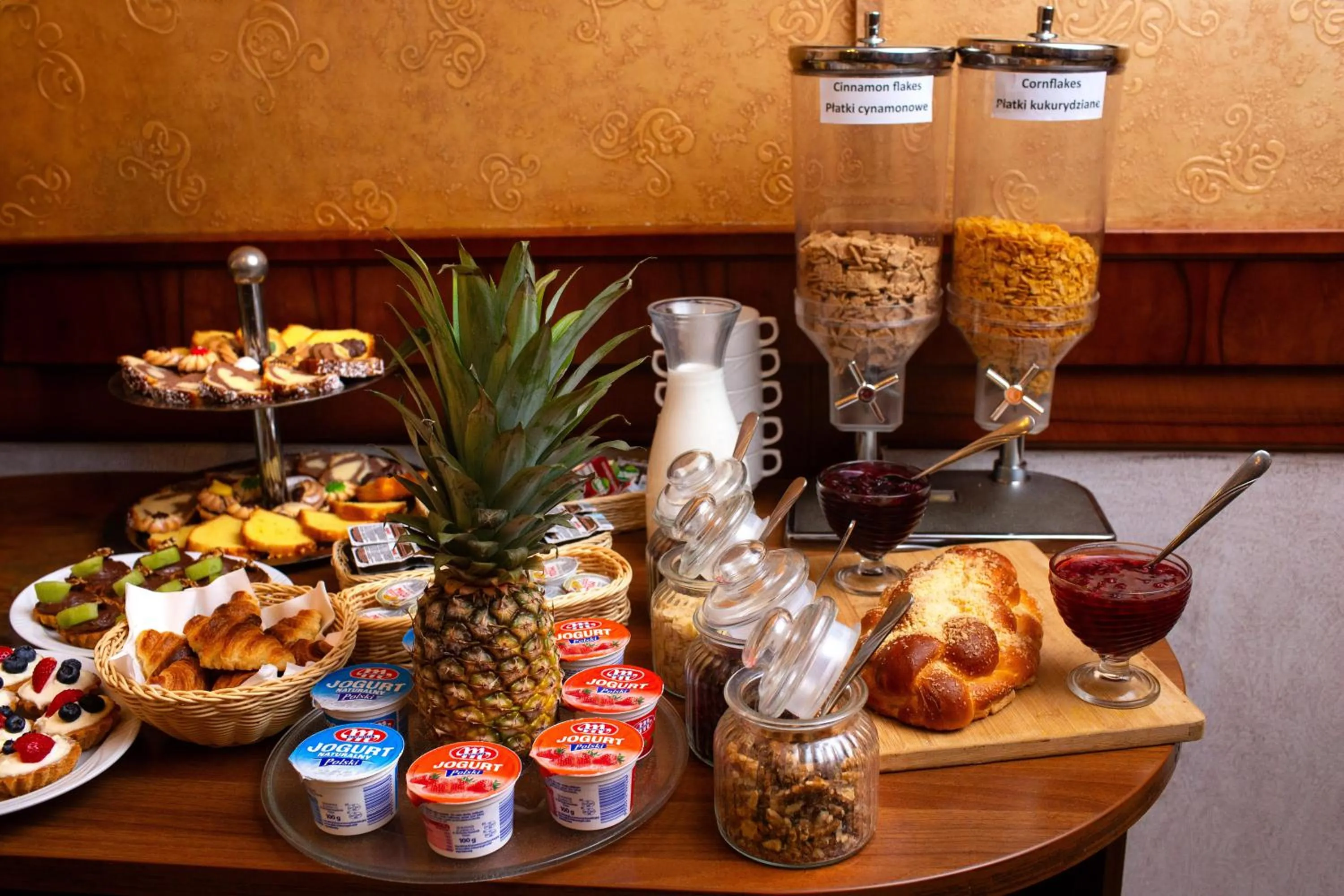 Food and drinks in David Boutique Hotel