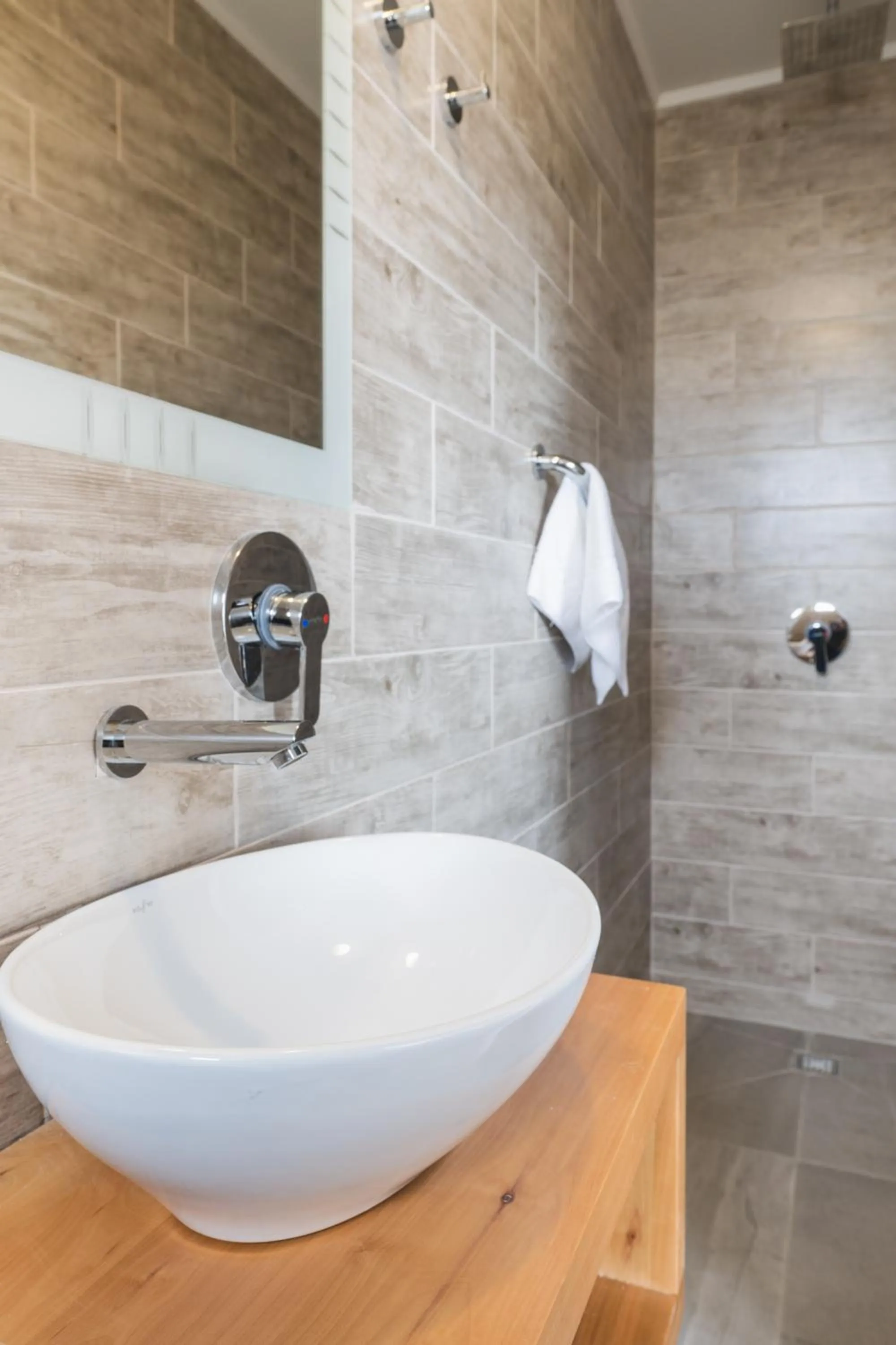 Shower in Hotel Big Sur