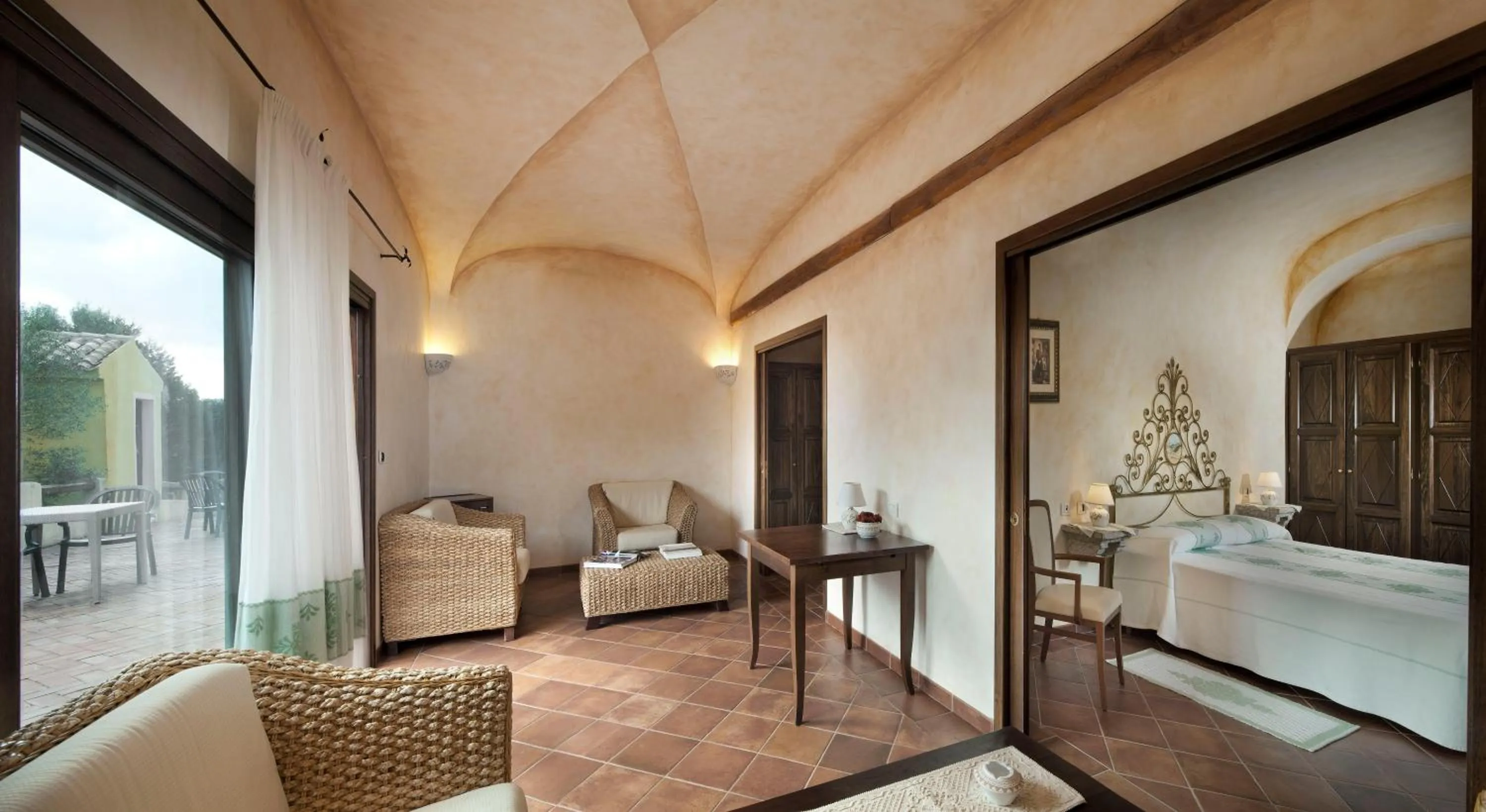 Living room, Bed in Felix Hotels - Country Resort Parco degli Ulivi