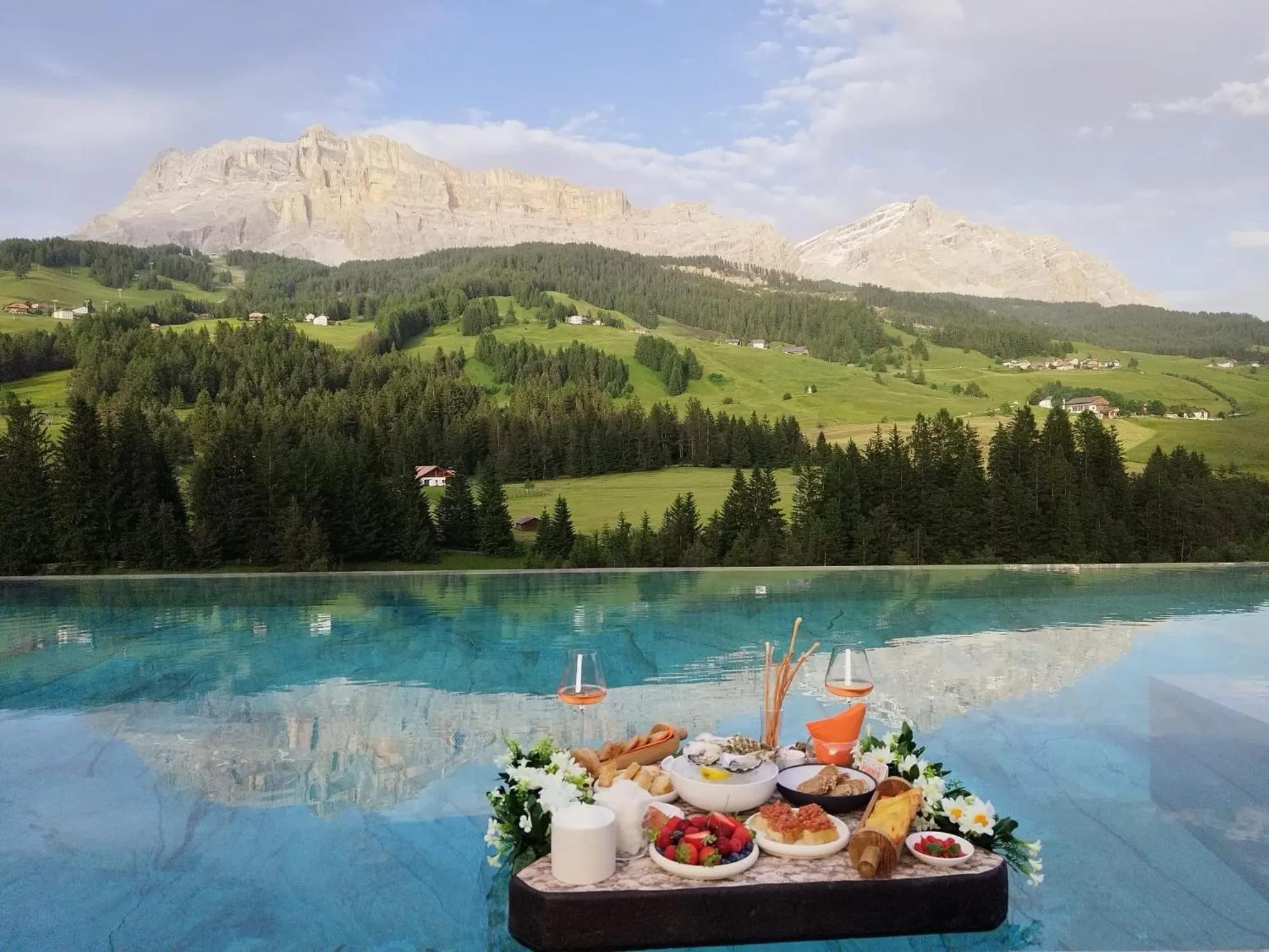 Pool view in Badia Hill